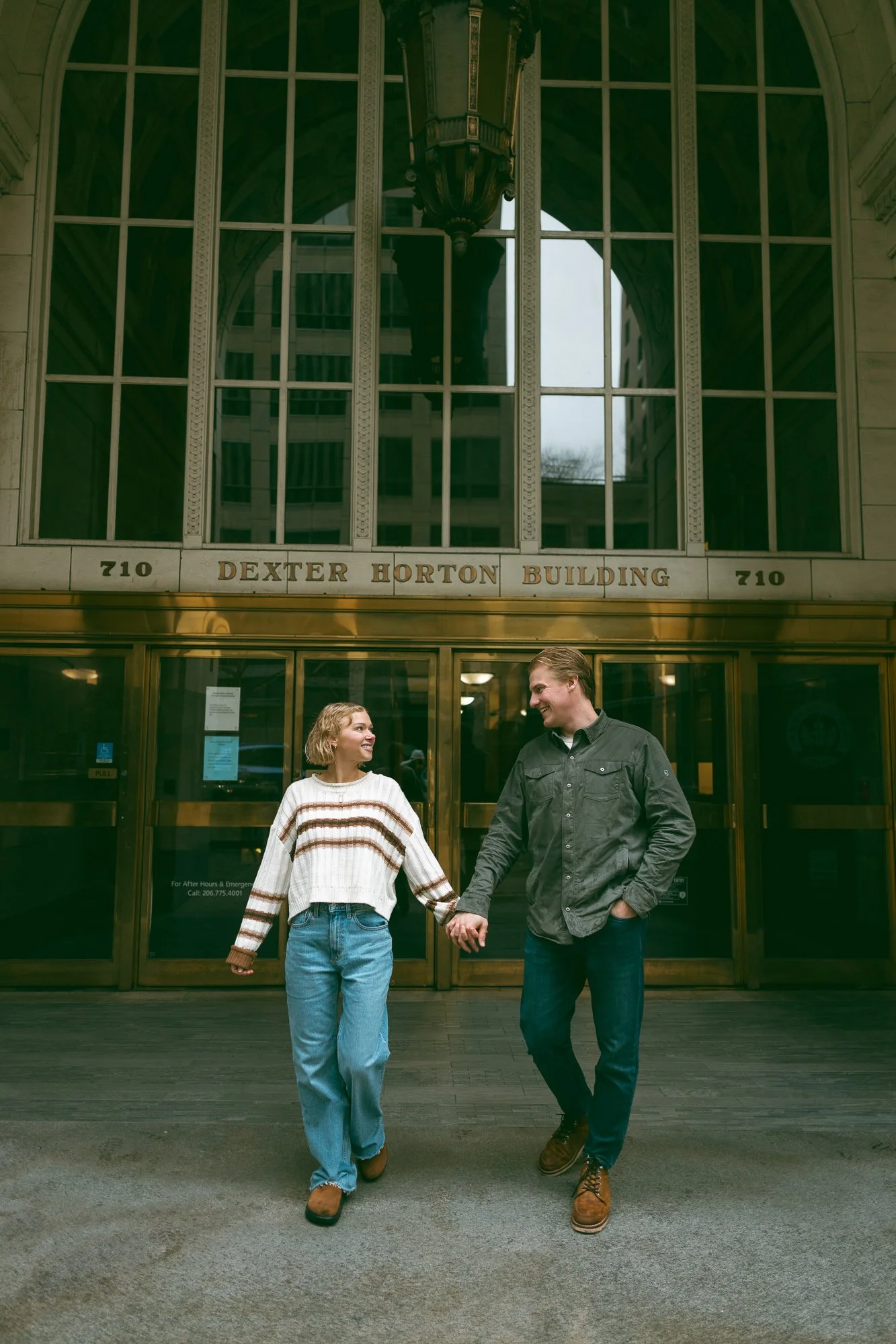 downtown-seattle-rainy-day-engagement-photoshoot-24.jpg