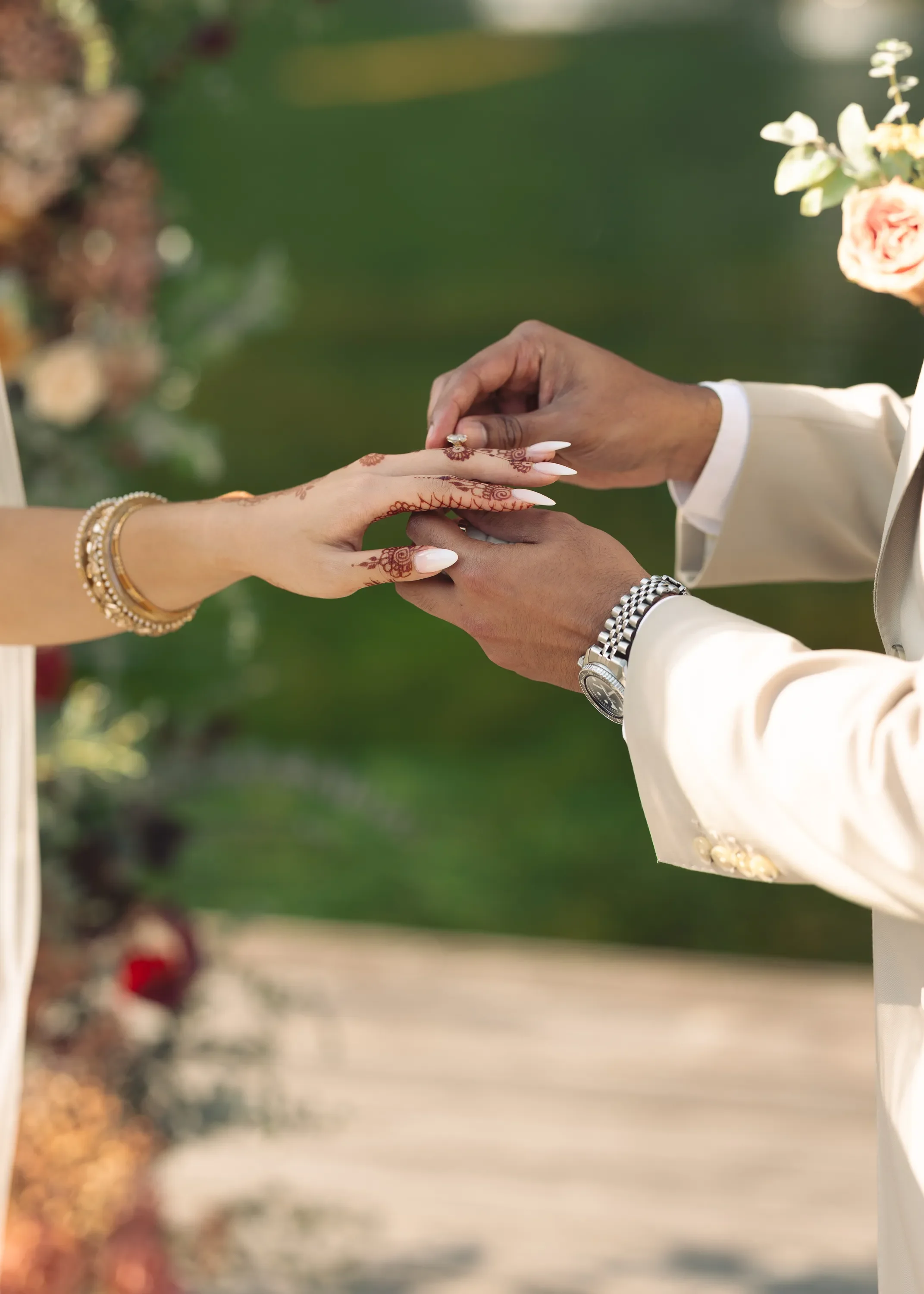 wedding-ring-exchange-ceremony-seattle-luxury-wedding-photographer_result.webp