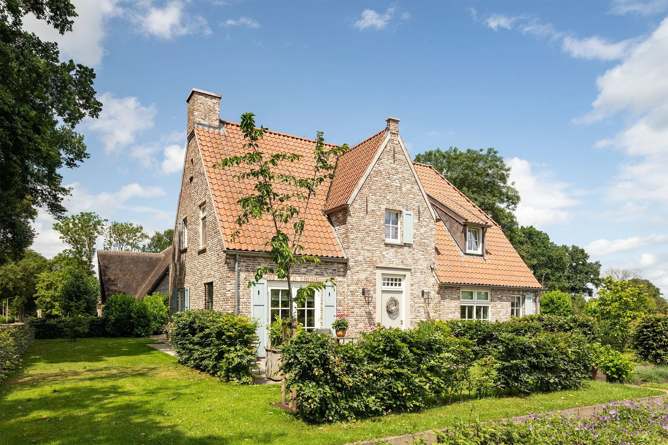 Deze landelijke woning op zijn mooist vastgelegd. 

Voor Struijk Advies fotografeerden we deze woning midden in Enter.

Ontworpen door #struijkadvies en gerealiseerd door #variahuis