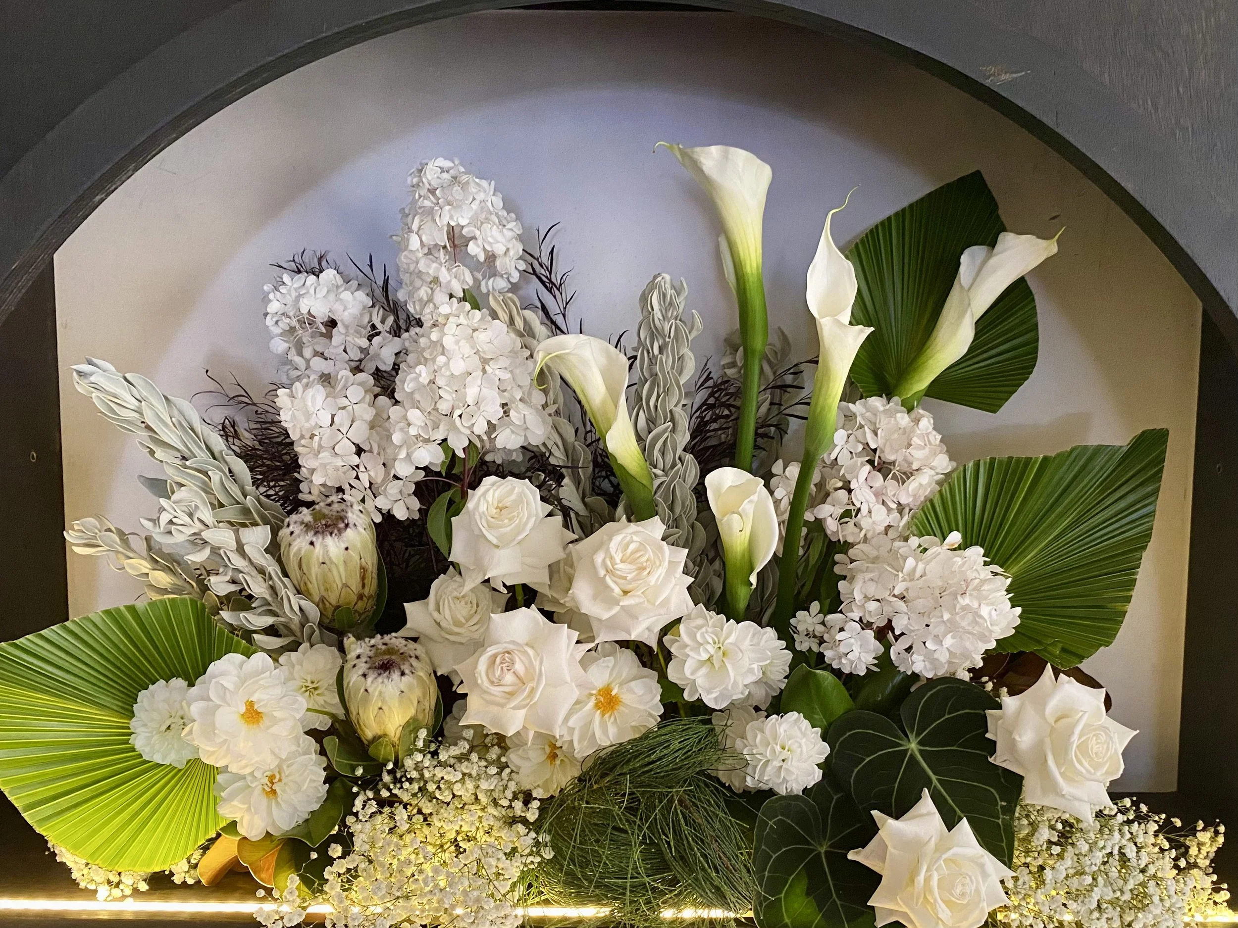 Guildhall top bar white flowers wedding.jpg