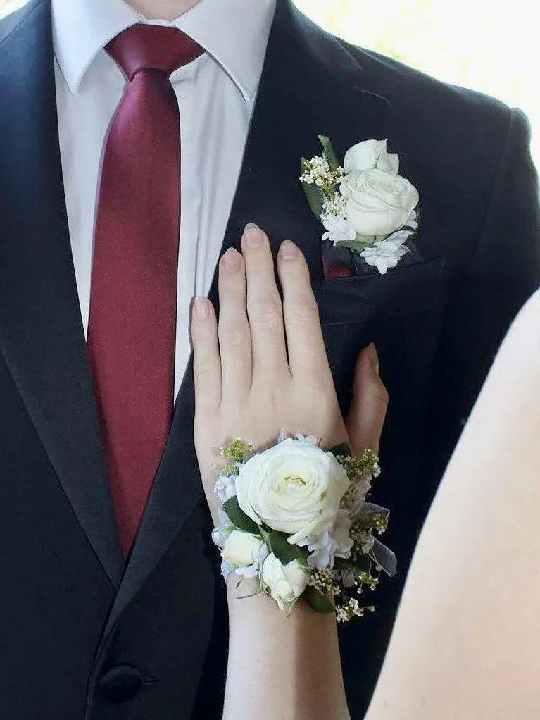 Times and places are all in who you share them with. 💕

A recent wrist corsage and buttonhole set for the UWA ball. 

Wild Heart Flowers - because the experience matters just as much as how it looks. 

Order online
wildheartflowers.com.au/school-bal