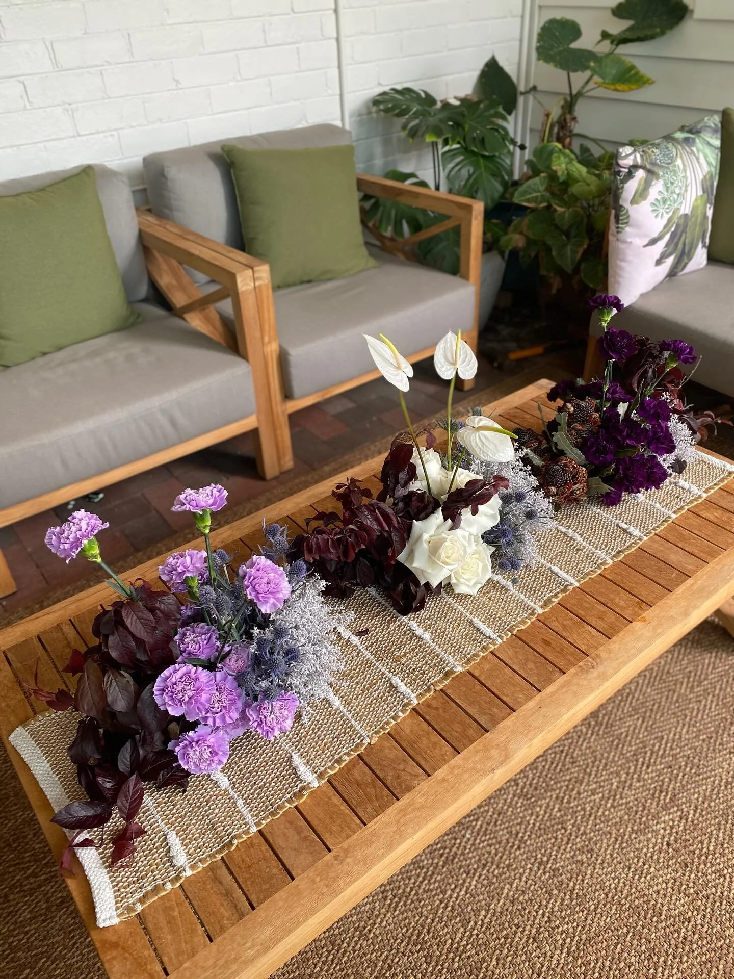 The colours are so divine 😍😍😍

Modern grouped boardroom arrangements @ritzcarltonperth featuring 

💜Deep purple carnations
💜Lilac carnations
💜White reflexed roses
💜White anthurium
💜Banksia nuts 
💜Smokebush
💜Seaholly
💜Prunus foliage 

For a