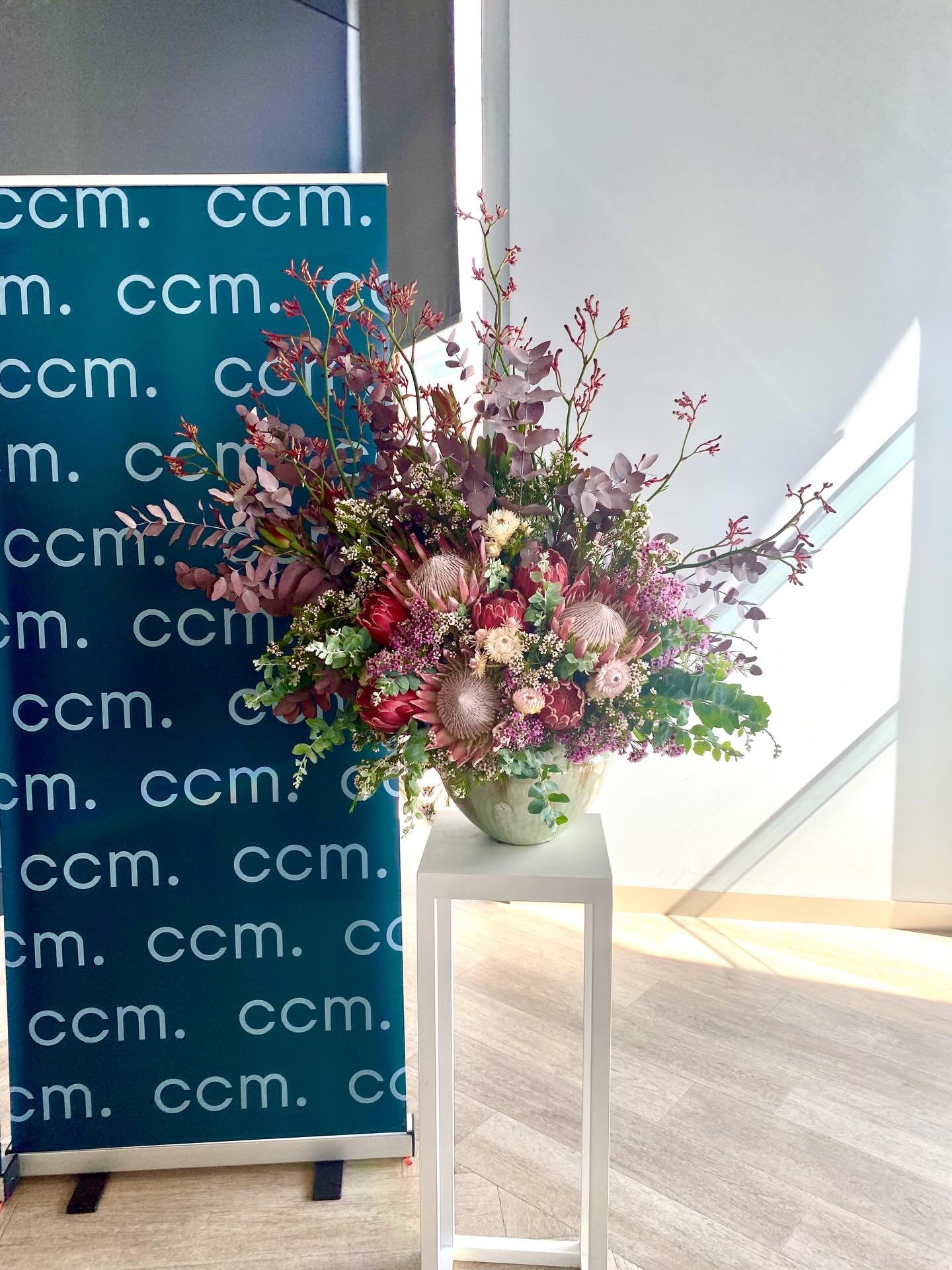 Speaker statement arrangement and bud vases featuring seasonal natives @scarborosurfclubwa 

For all event floral design enquires contact
Penny
hello@wildheartflowers.com.au
wildheartflowers.com.au 
Links in bio