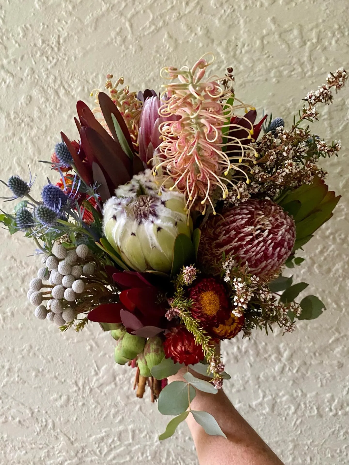POV: You have a deep appreciation for natives and you want to show off their beauty to all your friends and family who are travelling to Perth from all over the world. 

Bridal Party flowers featured
🌿Bridal bouquet 
🌿Bridesmaid bouquets x 2
🌿Hair