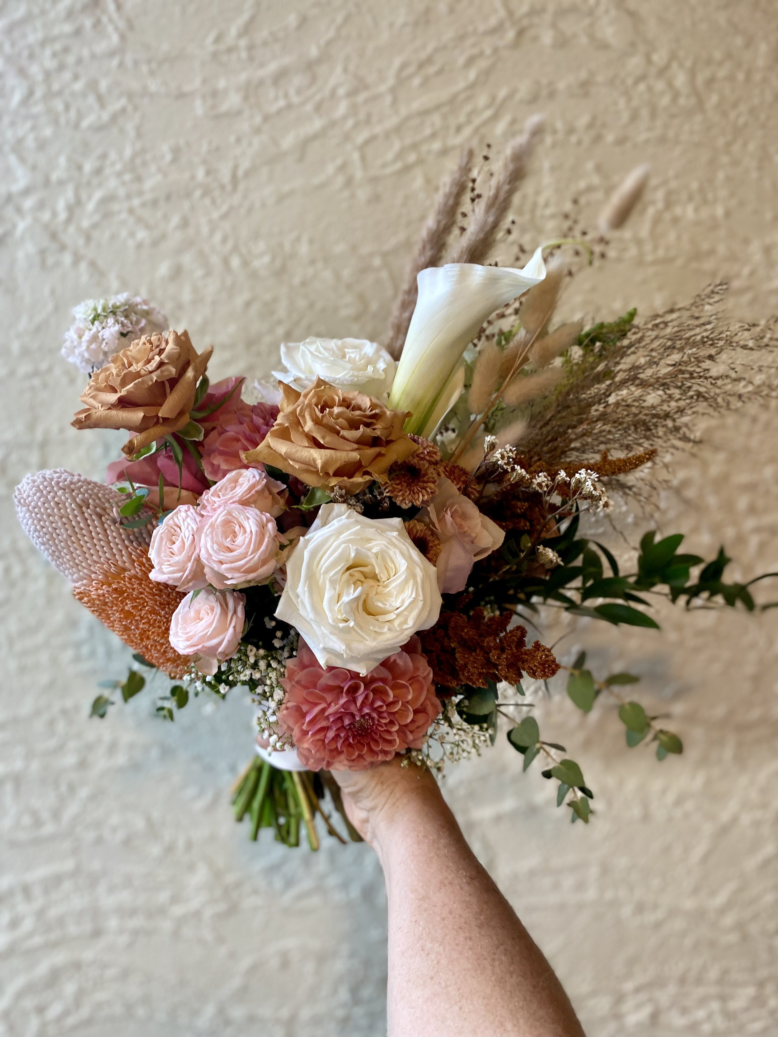 Soft autumn banksia x garden aymetrical bouquet.jpg