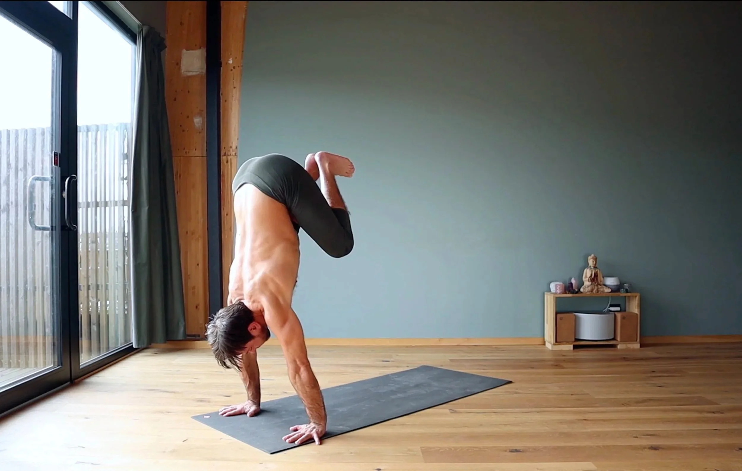 How to handstand