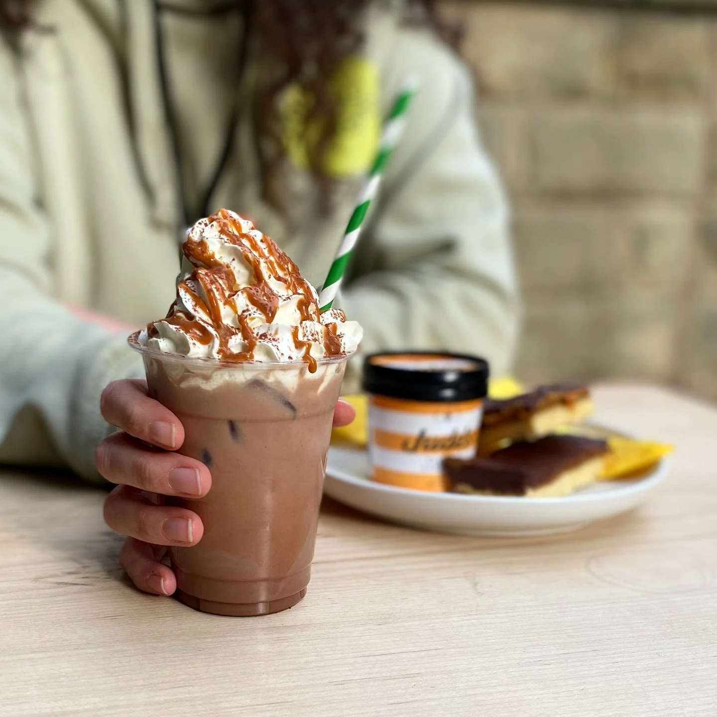 The Caramazing Mocha (Iced) 🧊☕️🍫

A sweet caramel mocha topped with cream and a caramel drizzle &ndash; perfectly named by one of our regulars 💛
If you like it sweet, this one absolutely delivers.

Also available as a hot chocolate for those skipp