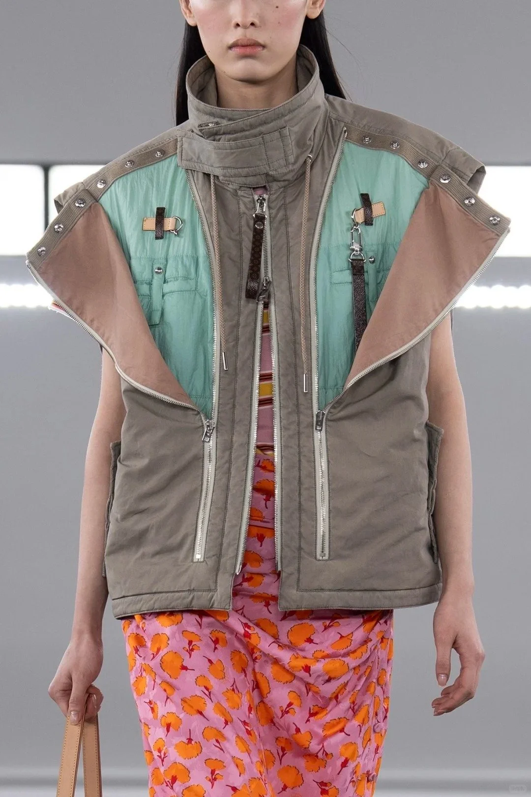 秀场单品-马甲设计穿搭品牌_1_Meeeet Chen_来自小红书网页版.jpg