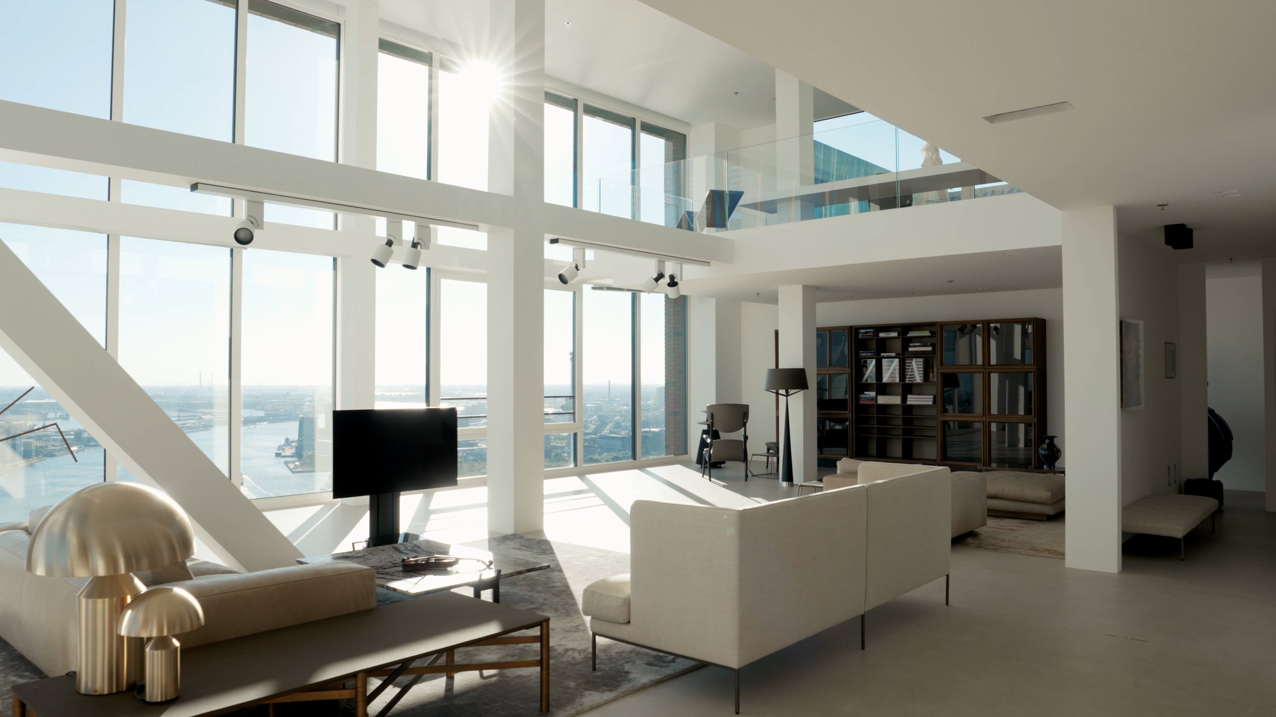 UNIIEK Vastgoed Videomarketing Premium Woningvideo Montevideo Penthouse.jpg