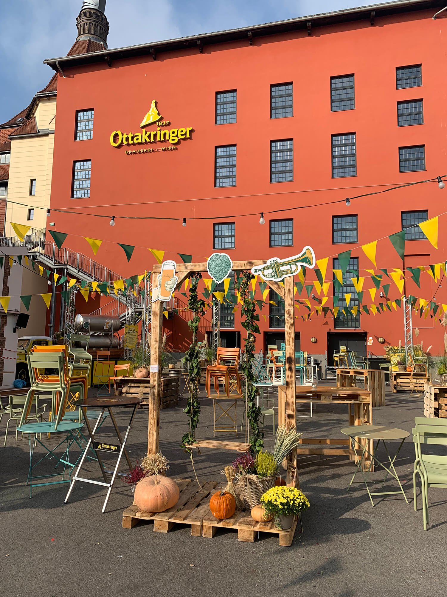 Holzschaukel für Ottakringer Brauerei