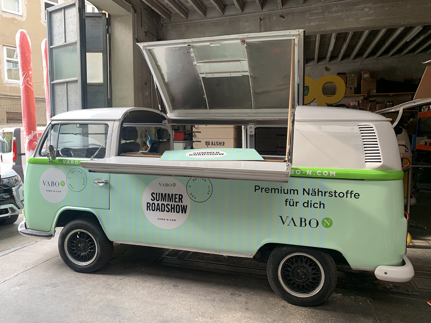 Gebrandete VW Bulli Bar als Werbemittel