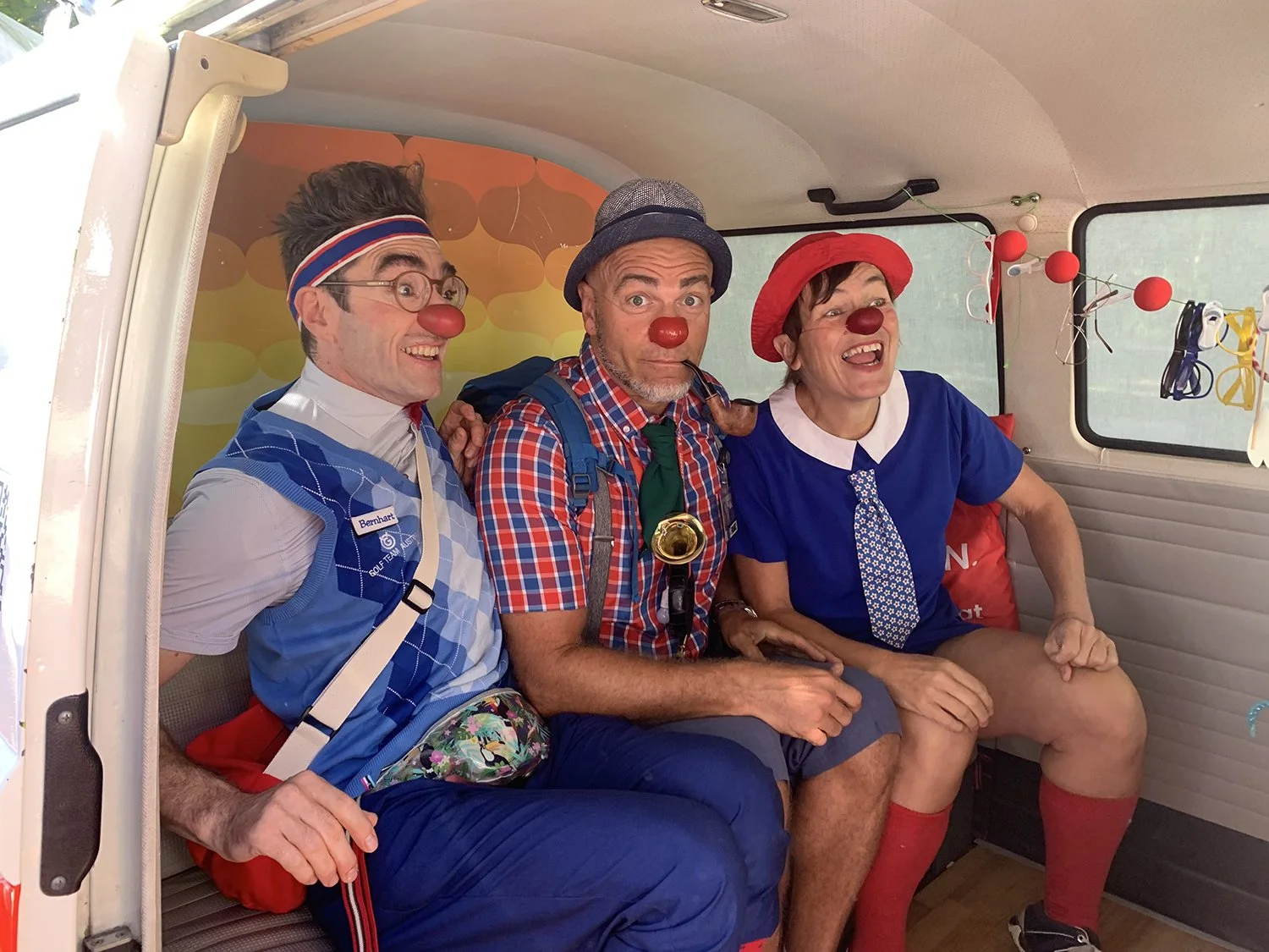 Gebrandeter VW Bulli T2 mit Fotobox