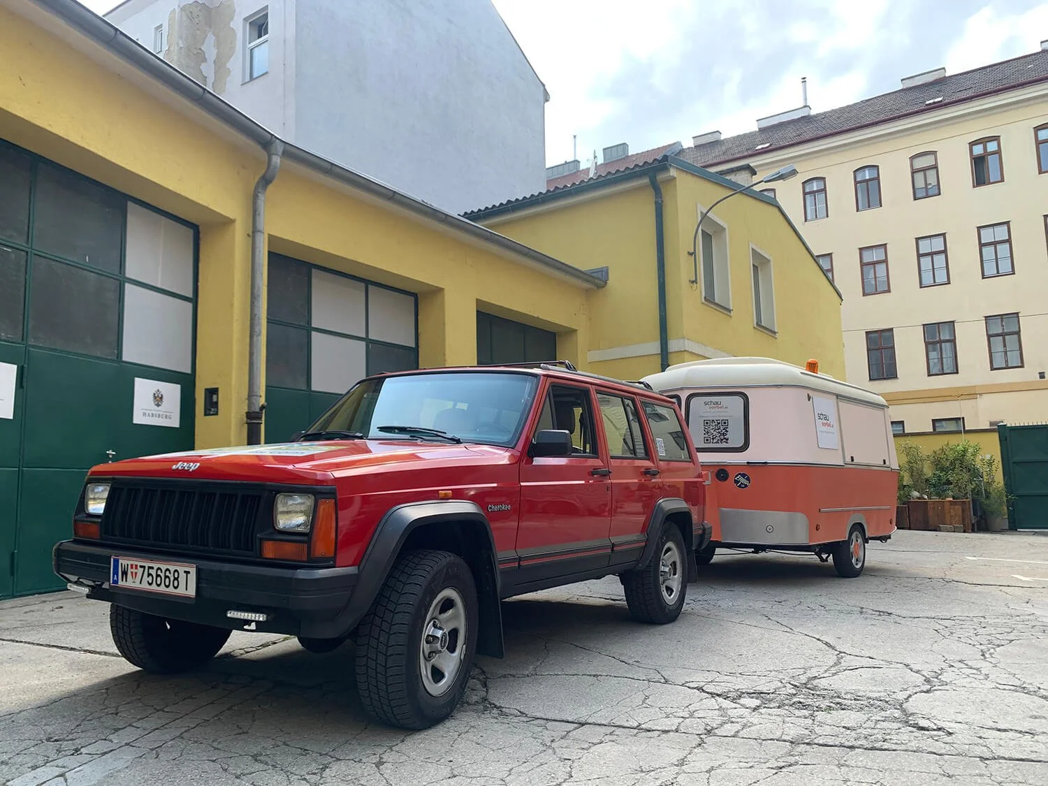 Jeep Cherokee mit Eriba Pan