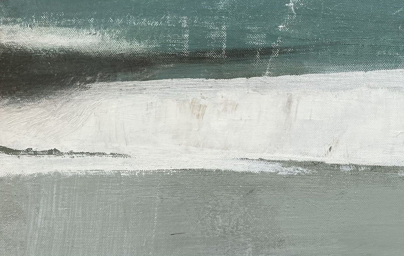 Peinture abstraite avec des nuances de gris et de vert, texture rugueuse et traits de pinceau visibles.