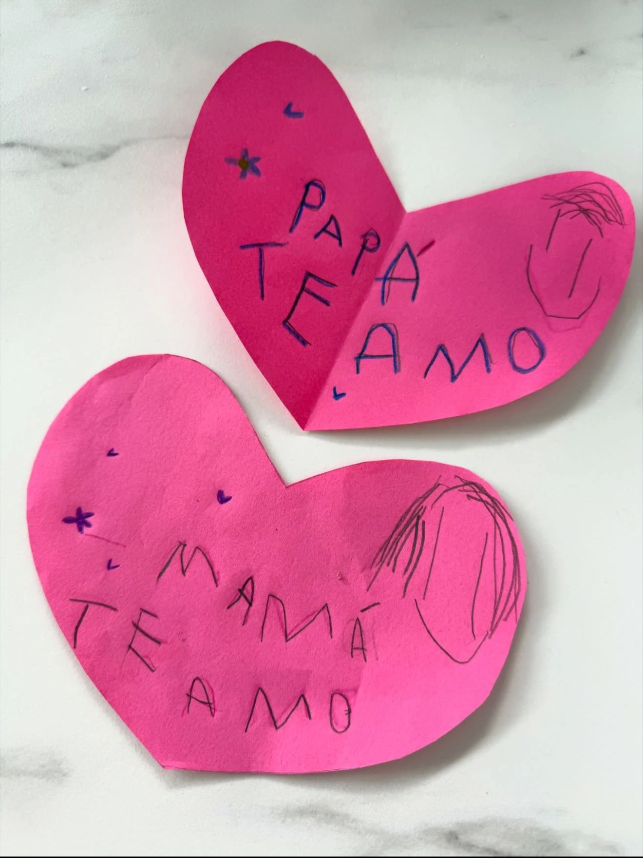 No puedo creer que este post est&eacute; siendo tan dif&iacute;cil de escribir &ldquo;bonito&rdquo; o profundo 😂 porque mientras intento hacerlo, tuve que parar mil veces a hacer cosas de mam&aacute;&hellip; retomarlo, borrar, escoger fotos, volver 