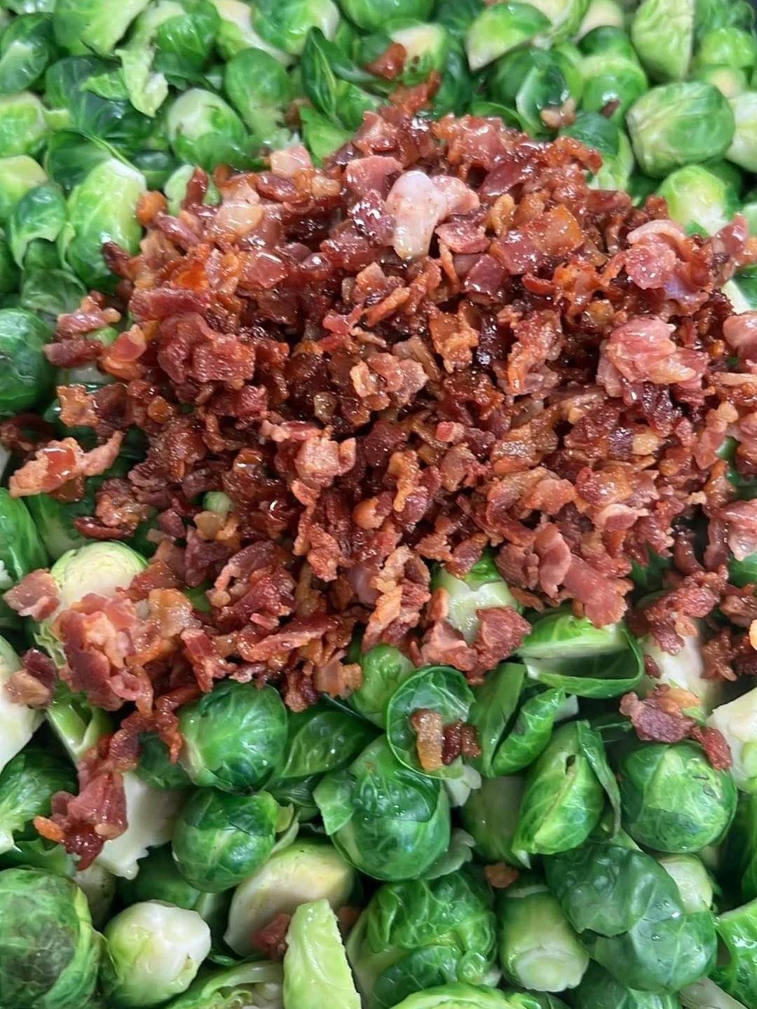 Litt av det vi har laget i det siste🤎

Fra rosenk&aring;l med bacon, til bruschetta med avokado, urtekrem og r&oslash;kelaks, til lun lammefrikass&eacute; og til hjort med redusert r&oslash;dvinssaus 🍂

Vi har ogs&aring; servert laksetaco med ponzu