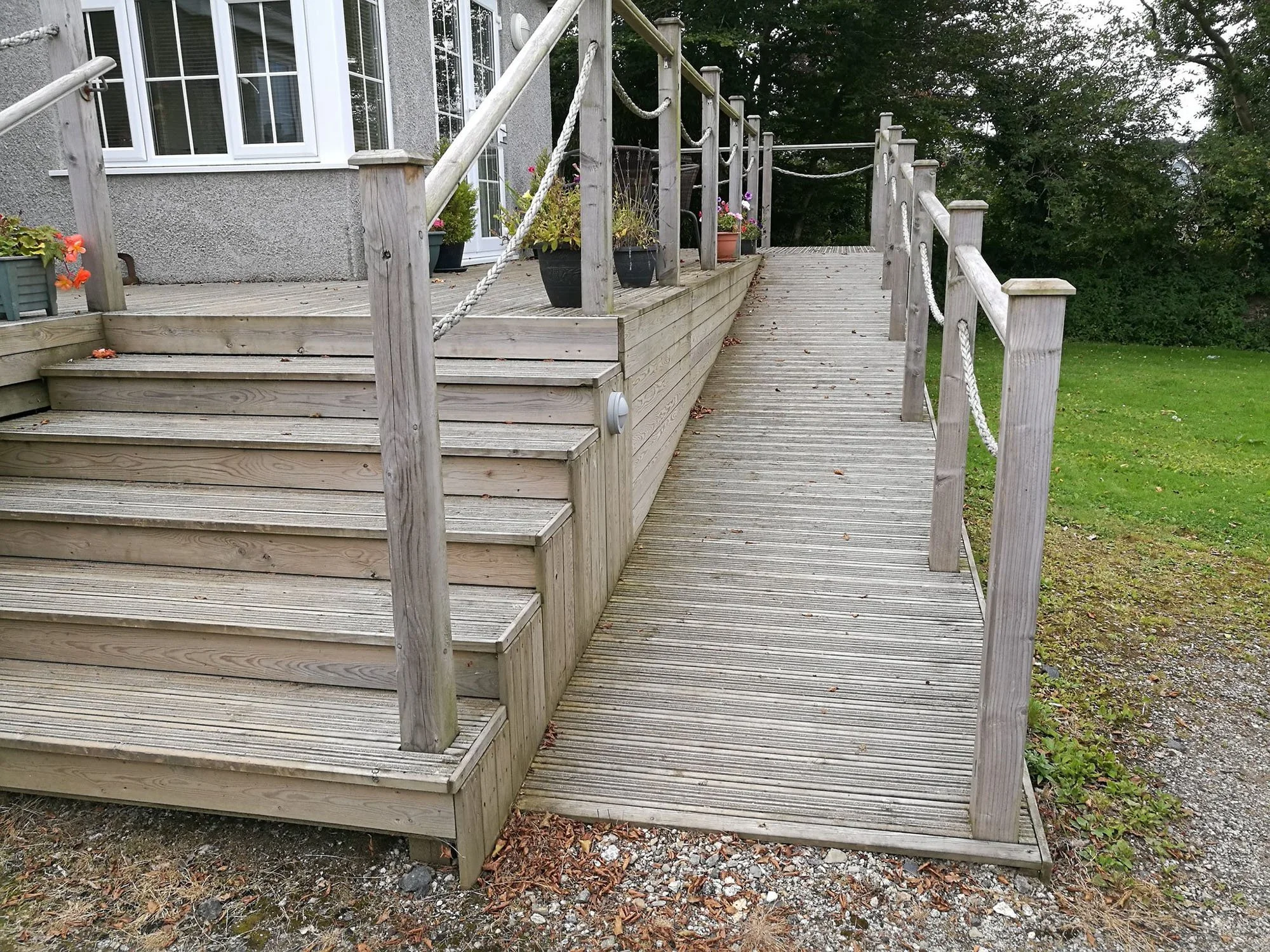 coast-to-coast-landscaping-projects-decking-c2c.jpg
