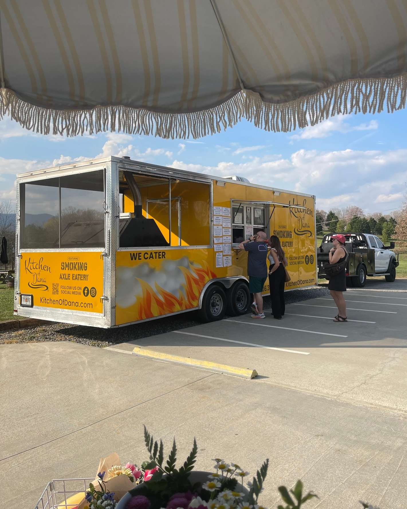 Happy Easter Week! We will be taking pre-orders through Thursday for pick up Friday or Saturday. All of our retail items are available on the truck. Or check website for our many retailers! Thank y'all! 

#smokingaxleeatery #kitchenofdana #Georgia #E