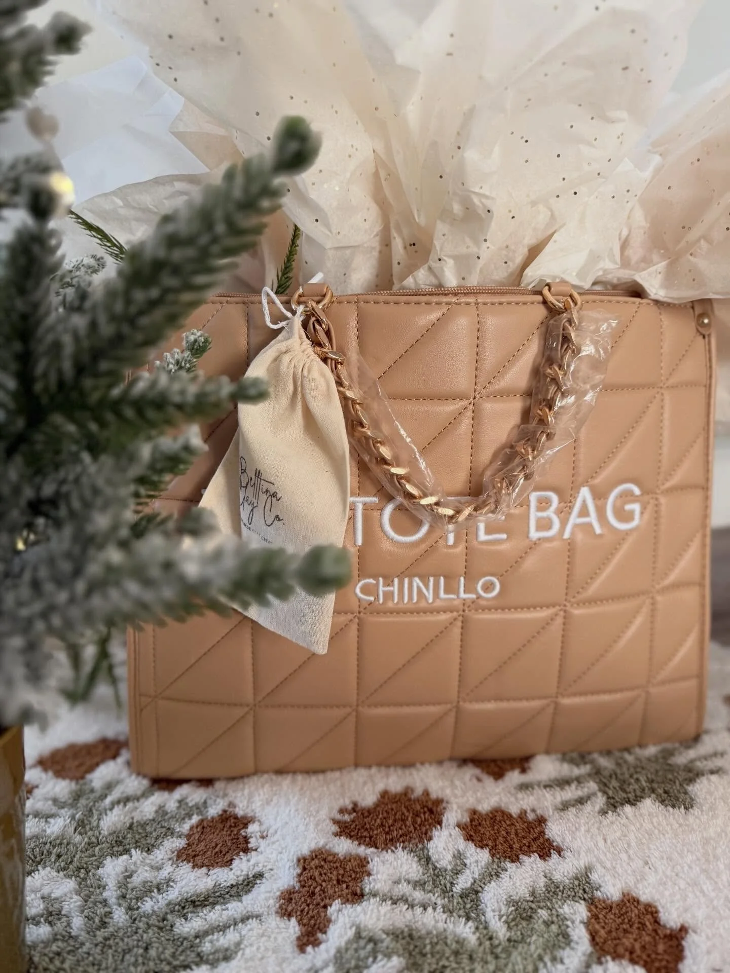 Giving gifts is our fav! Wishing everyone a blessed holiday! Merry Christmas to all of our family, friends, and amazing customers! 🎄🎁