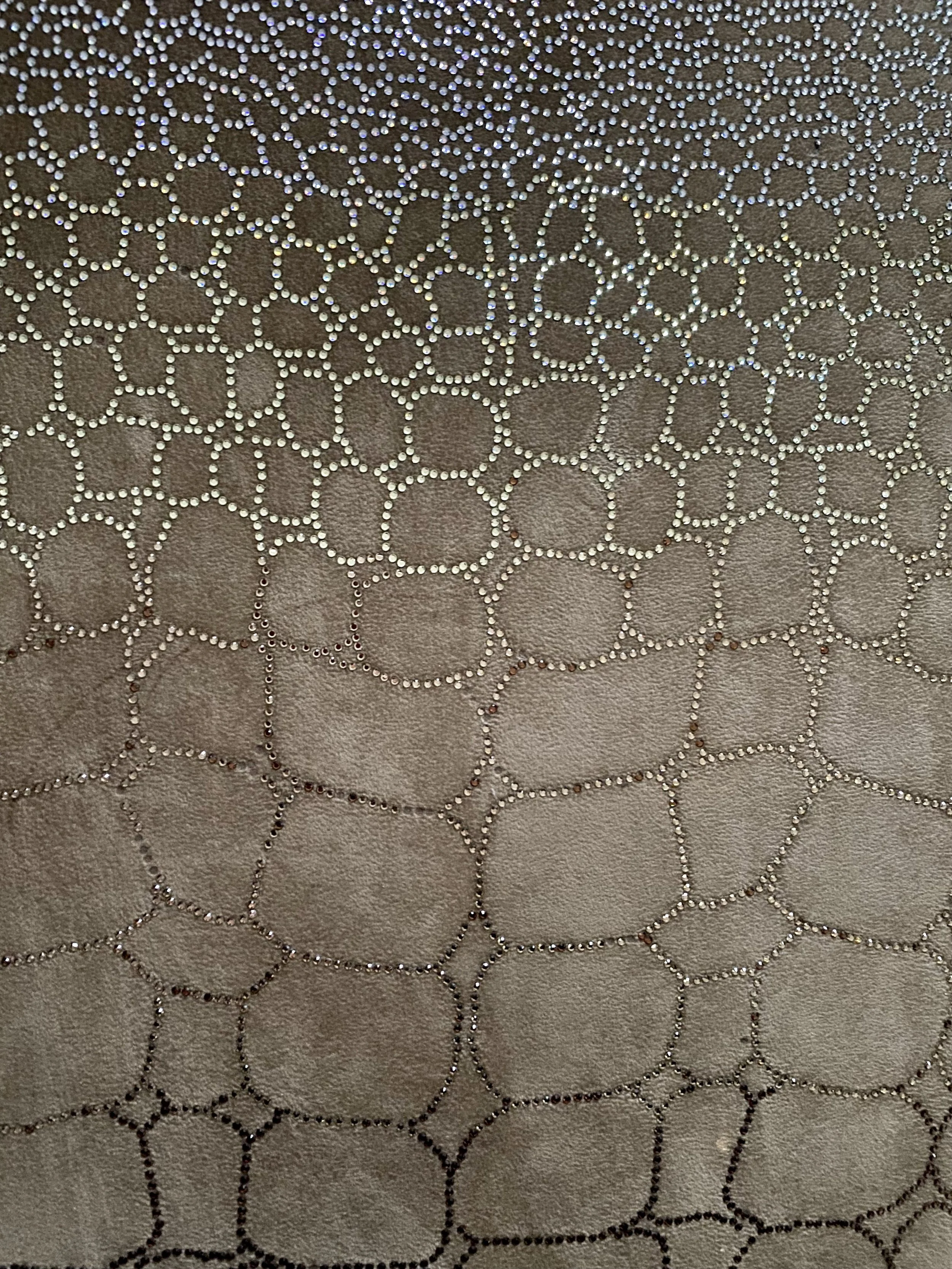 applicazione termoadesiva effetto animal print con strass swarovski per personalizzare abbigliamento e accessori