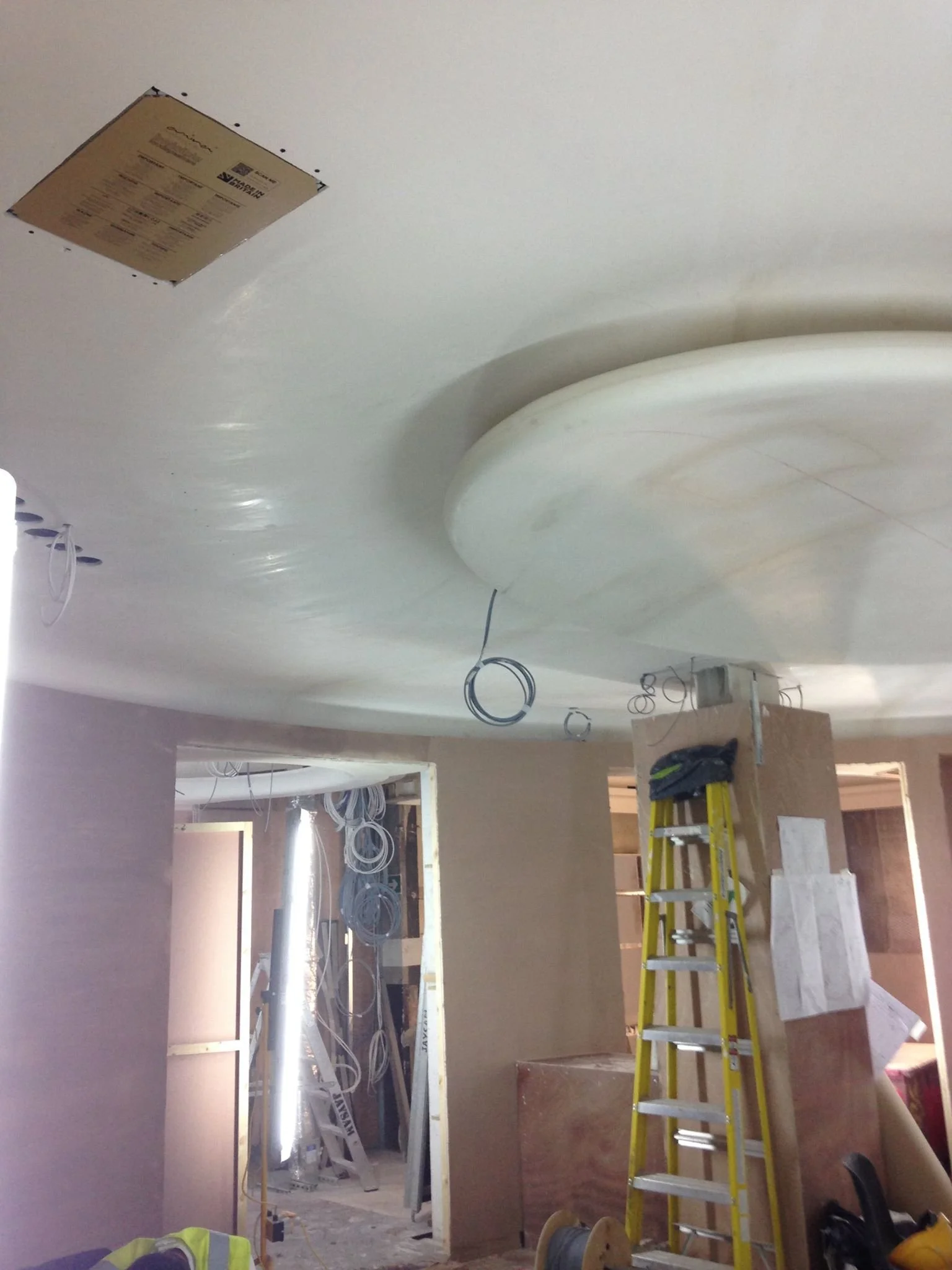 Amina invisible speaker installation at De Grisogono fine jewellery