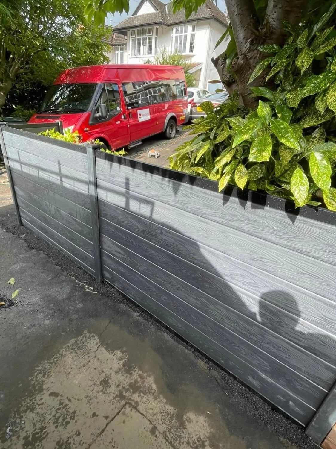 Swipe to see the before ➡️ #fenceupgrade #fencing #landscaper #gardenwise #landscapegardening