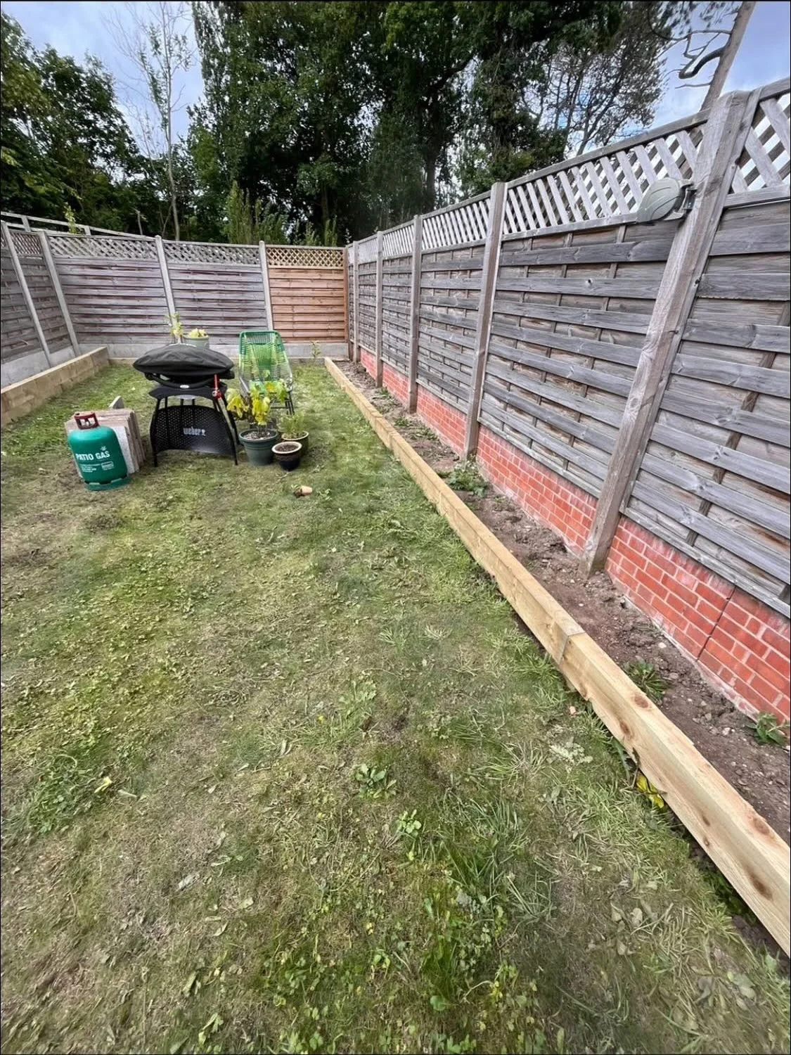 What a difference a year makes☀️🌳

The first pictures are last year when we completed this job, new planters down the sides of the garden and a decked area with 2 planters in.

The last 2 pictures are from the customer - they have filled all their p