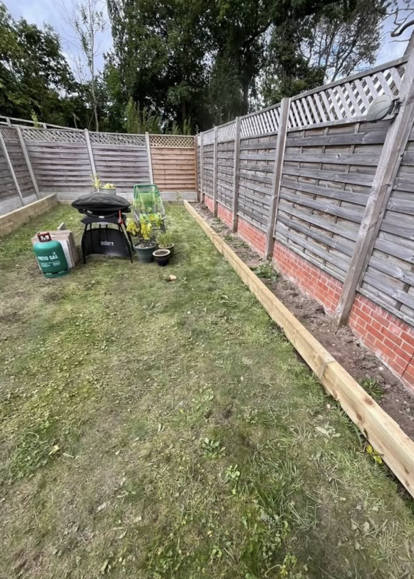 Fencing Services in Stockport: Repair, Replacement &amp; Installation This Autumn