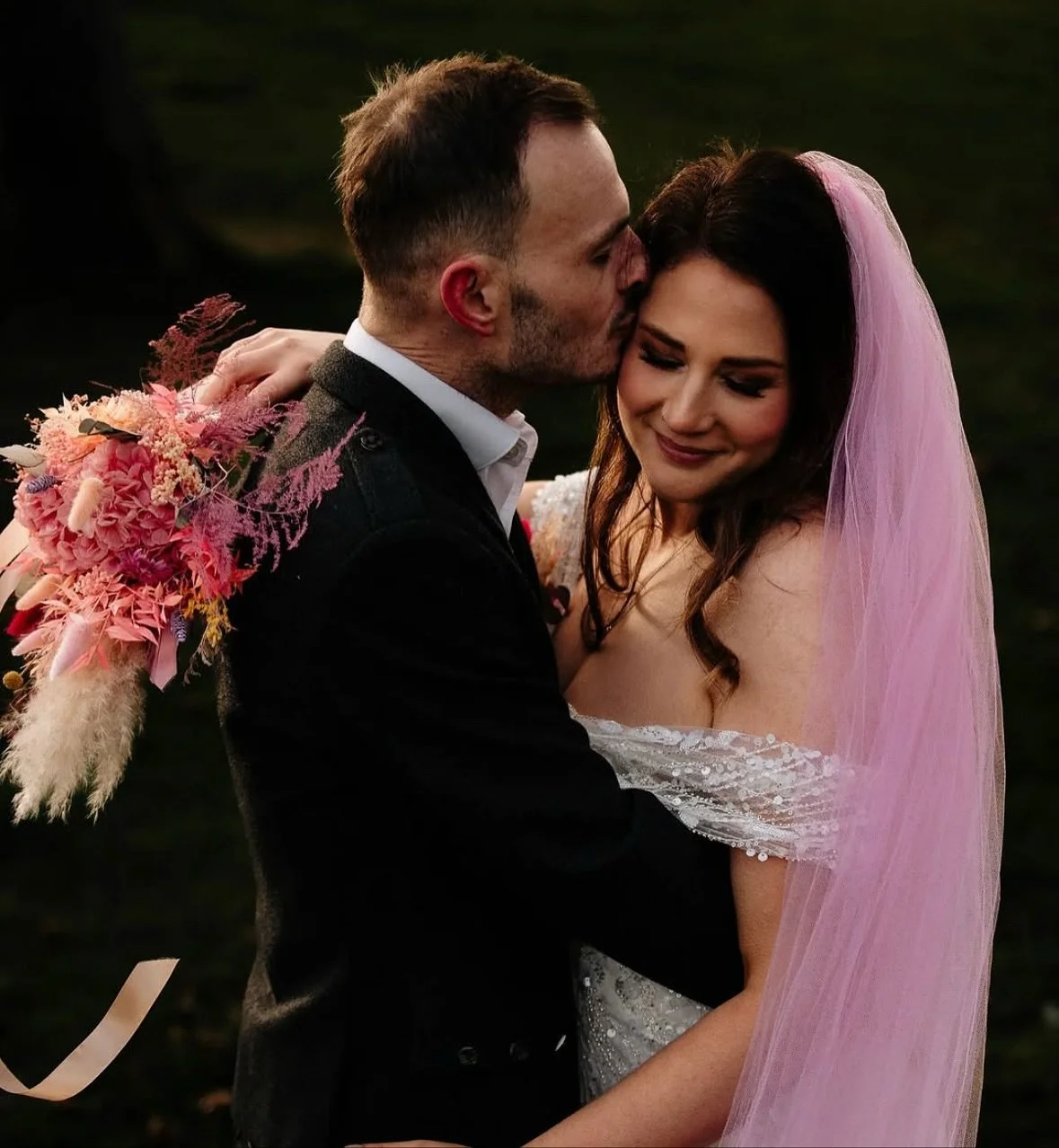 I promised you all a little treat and with that i want to offer something special 🩷 ✨

If you&rsquo;ve followed me for a while you&rsquo; l know bridal blooms is my thing and i feel its only just the start of many beautiful creations. Id love to off