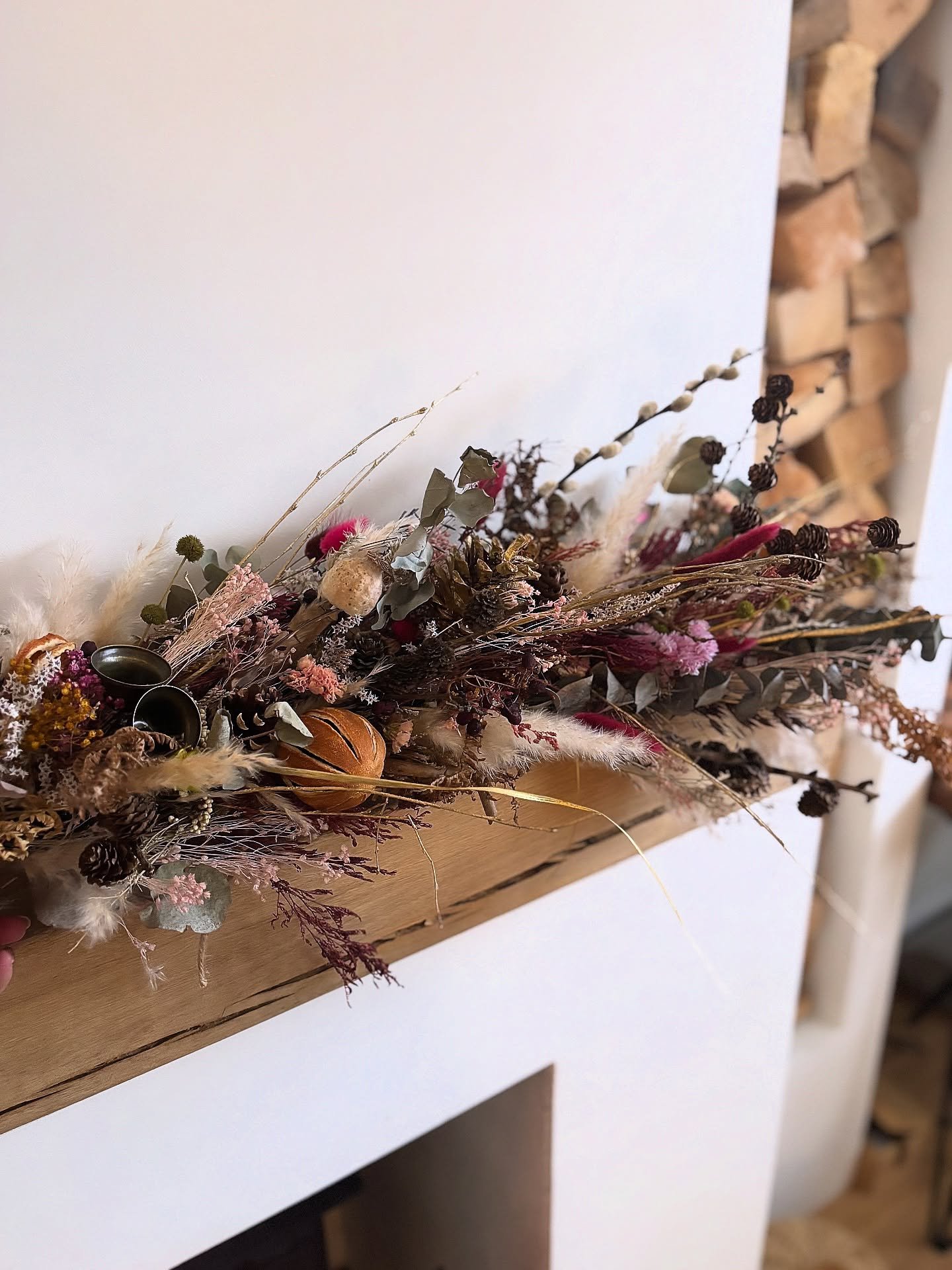 🎄 Macmade christmas 🎄 

1. ✨Mantle/ centre piece✨ ~ pinecones and dried fruit with beautiful foraged and dried flowers. This is a one off piece, &pound;130. 

I am opening up my diary for some tablescape design or mantle piece displays. Please get 