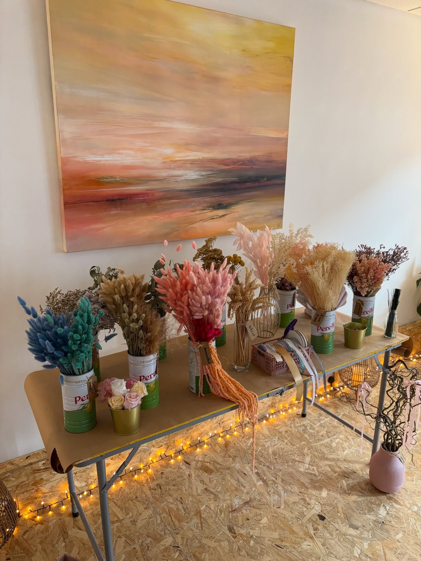 Spring workshops 🌾🌼

&bull;Wreaths&bull;hoops&bull; dried flower bouquets&bull; flower crowns&bull; make the perfect creative yet fun afternoon with friends , family whether its a special occasion (hen party,birthday) or just spending time doing so