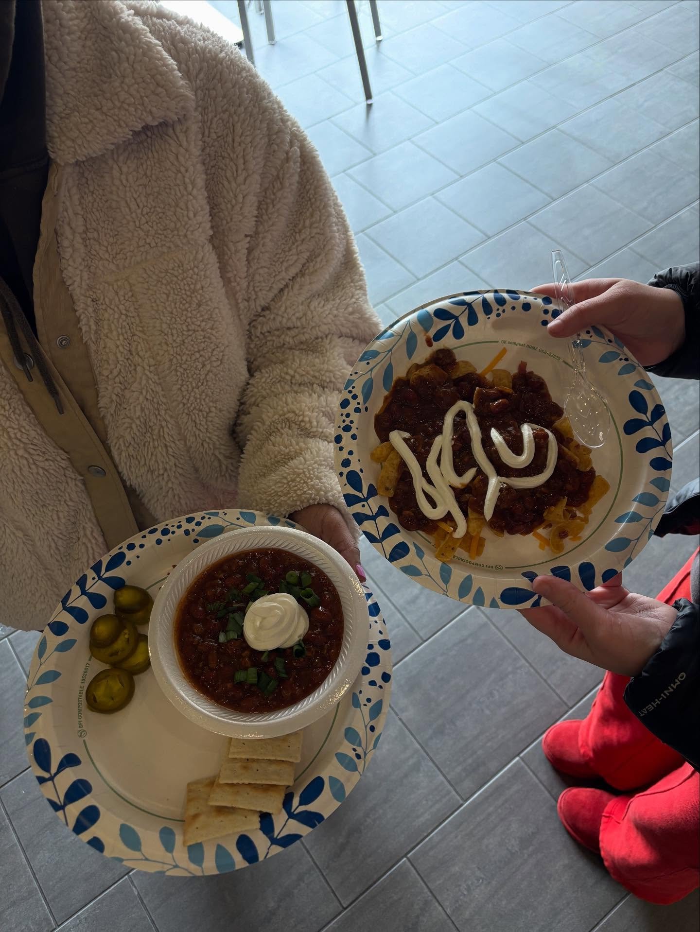 Feeling ~chili~? So are we! 🥣🌶️
Make sure to stop by the leasing office and grab some chili to warm up! Now-6pm 😋

#midtownbg