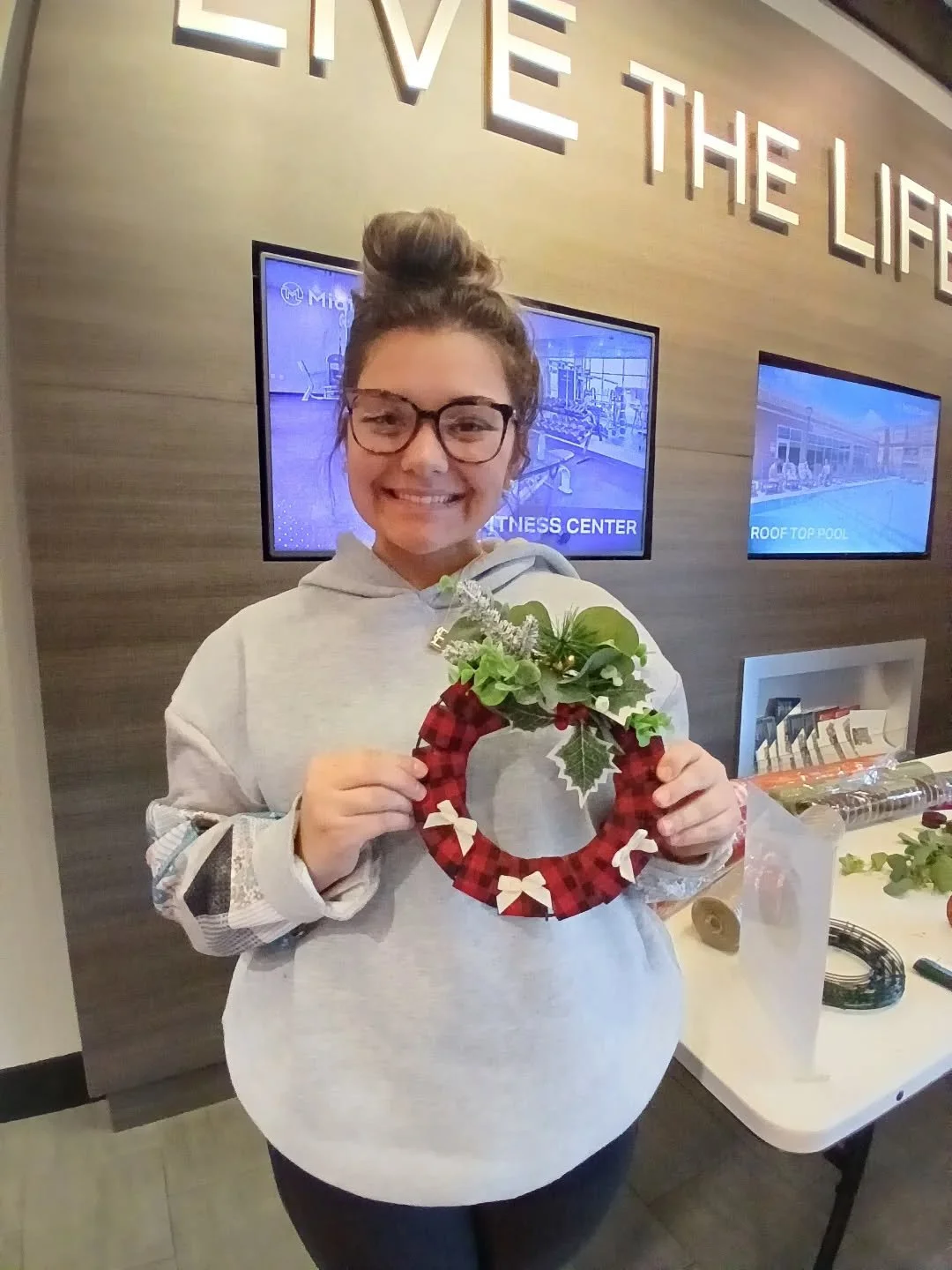 Nothing says &quot;holiday season&rdquo; like a little DIY magic! 🎄💫 

Our residents got crafty making festive wreaths for their doors and the results were 👌😍

#midtownlife #livethelife #studenthousing #bgky