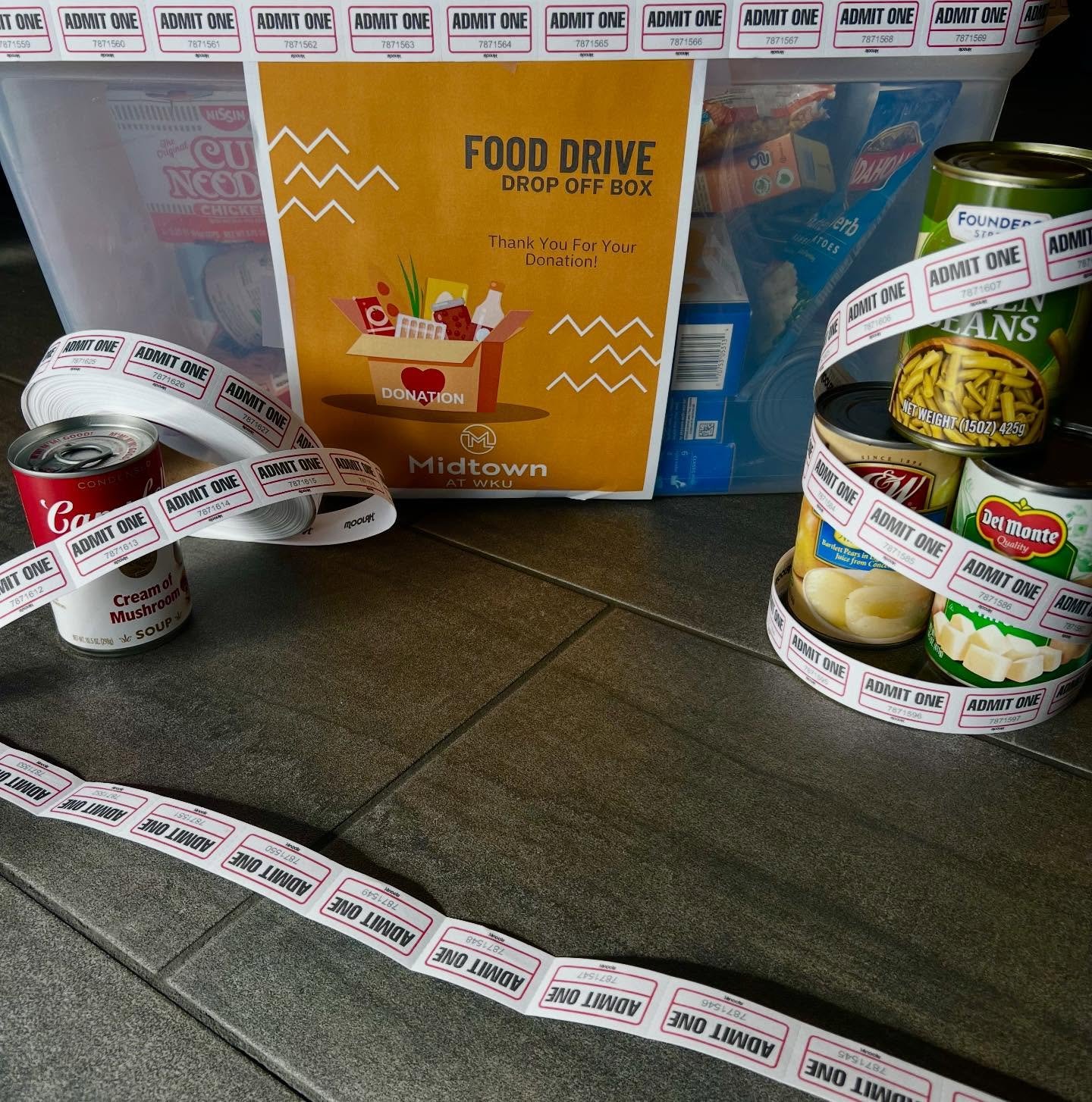 Food Drive‼️ 11/25 is the LAST day to donate and enter the raffle for the $10 Topper Social Gift-card! 

[5 item minimum to enter raffle]🥫🦃