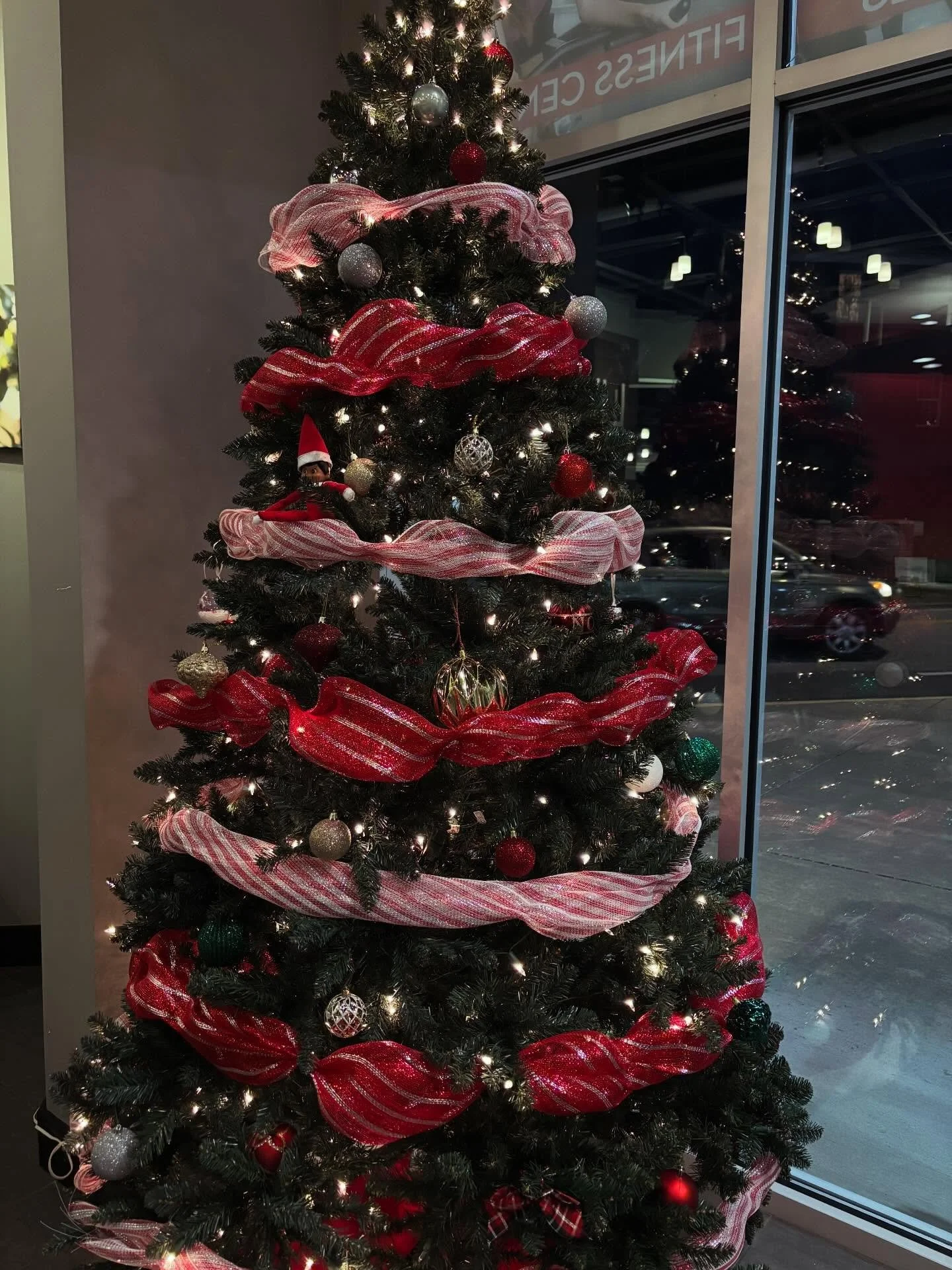 Important News!🎄🎄🎄🎁

*The last day to renew your lease is November 26th!*

Can you spot Murphy&hellip; the Midtown Elf? 🎄