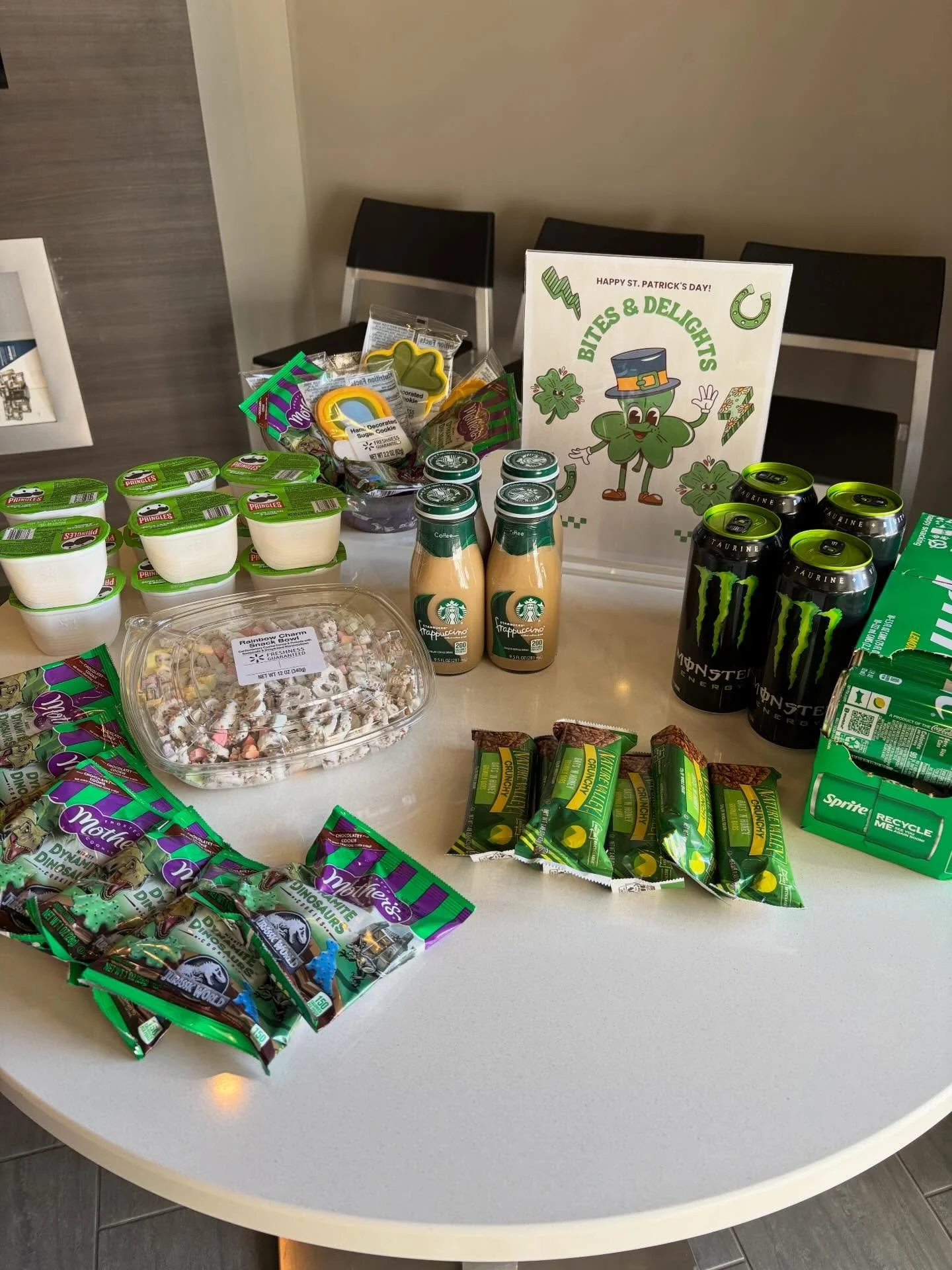 Happy St Patrick&rsquo;s Day!! 🍀 Swing by the office today for some St Patty&rsquo;s Bites &amp; Delights 💚🧡
#stpatricksday☘️ #midtownbg