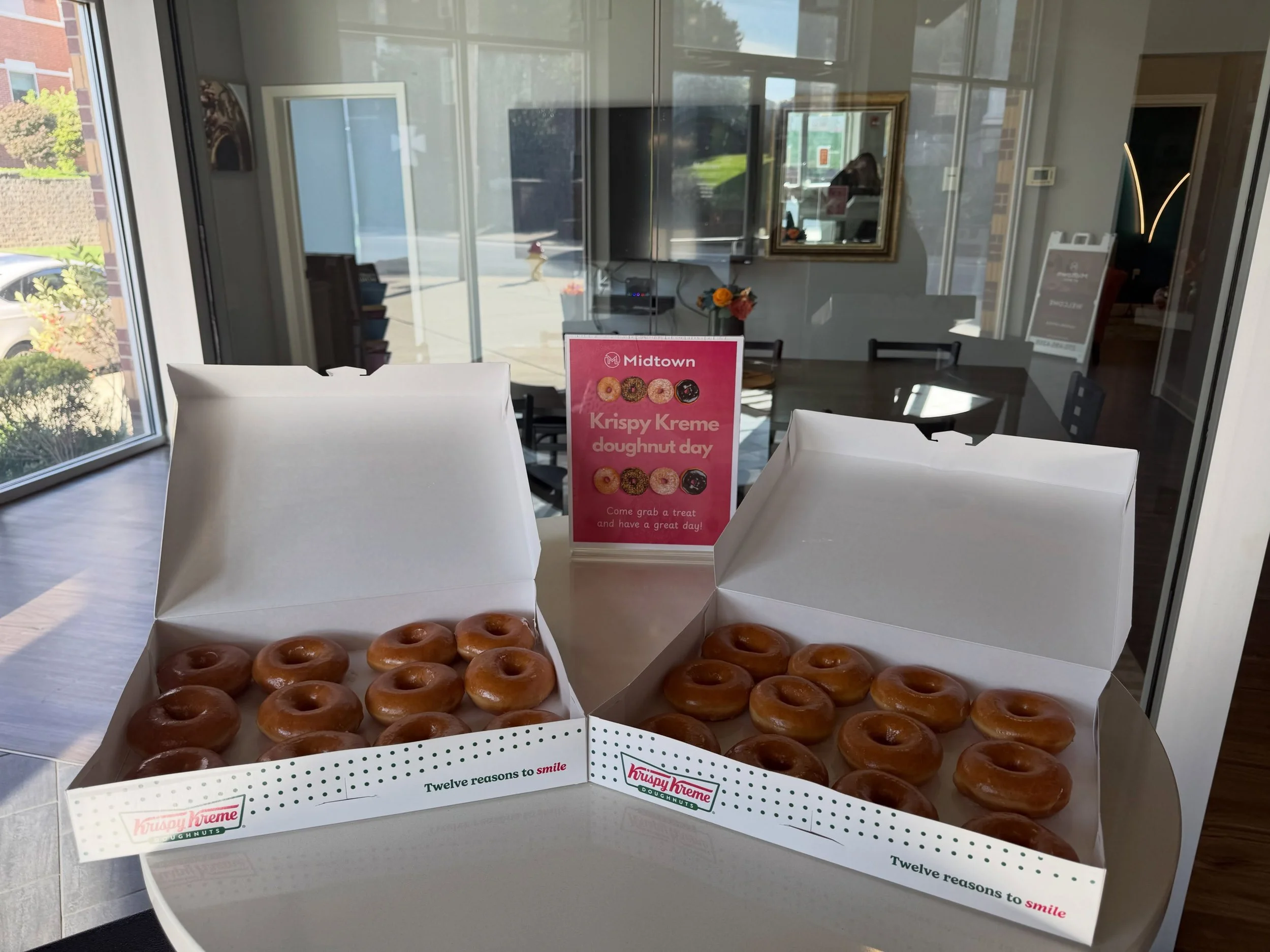 🍩Happy Monday! Come by the leasing office to start your week with a Krispy Kreme doughnut! 🍩 #midtownbg #livethelife #doughnuts🍩