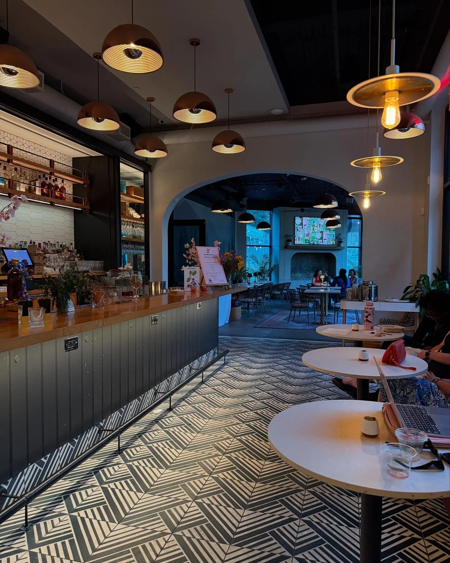 Excited to grab a drink at Bar Avize, the rowdy little sister to @avize.atl 

Happy hour cocktails and frites!