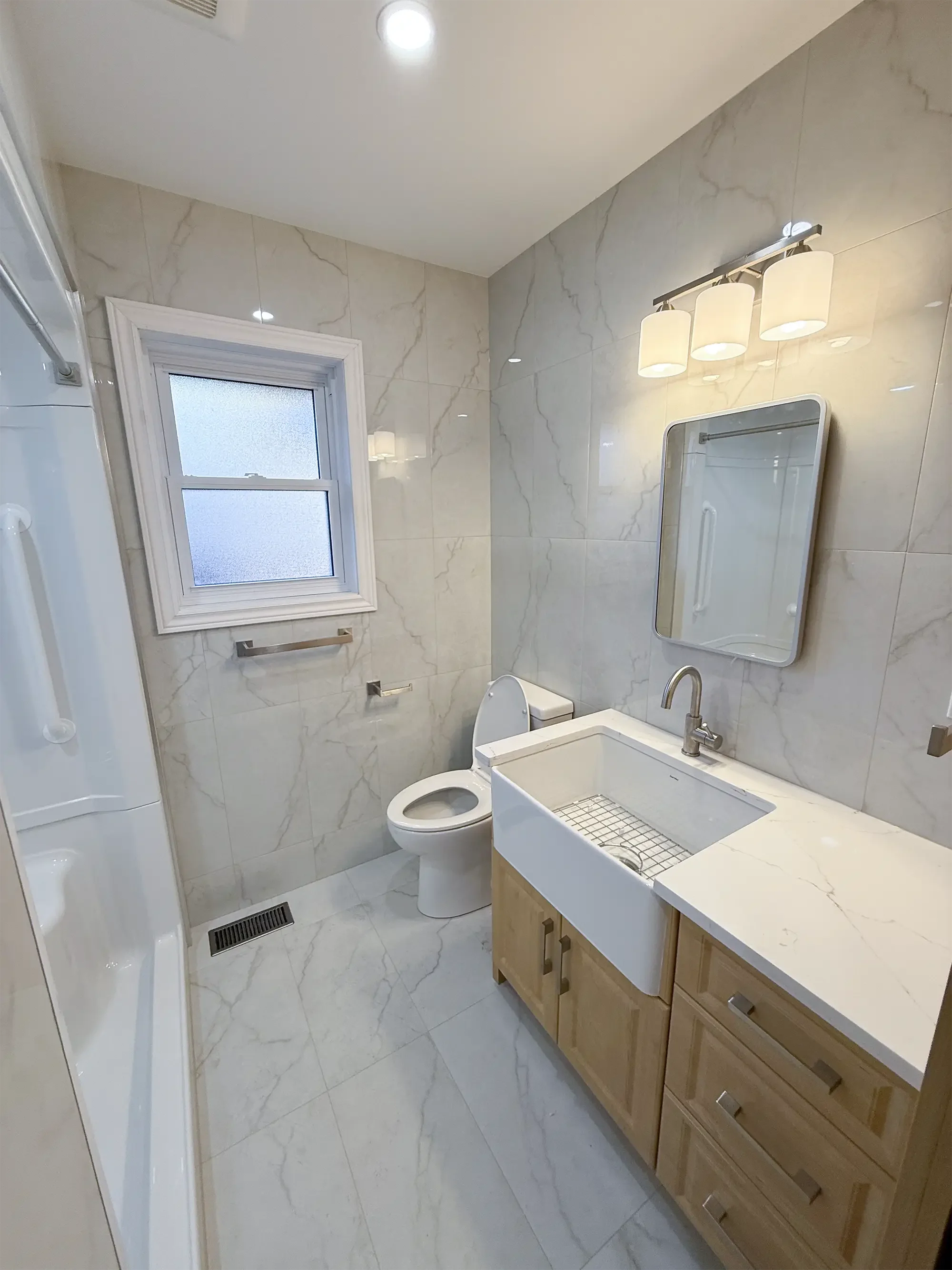 main-bathroom-renovation-in-kingsville.webp