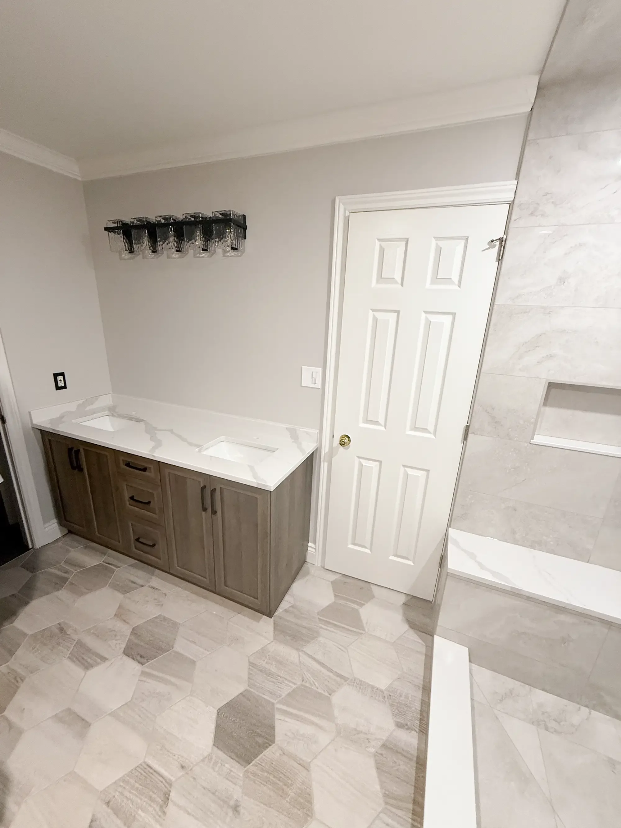 ensuite-bathroom-renovation.webp