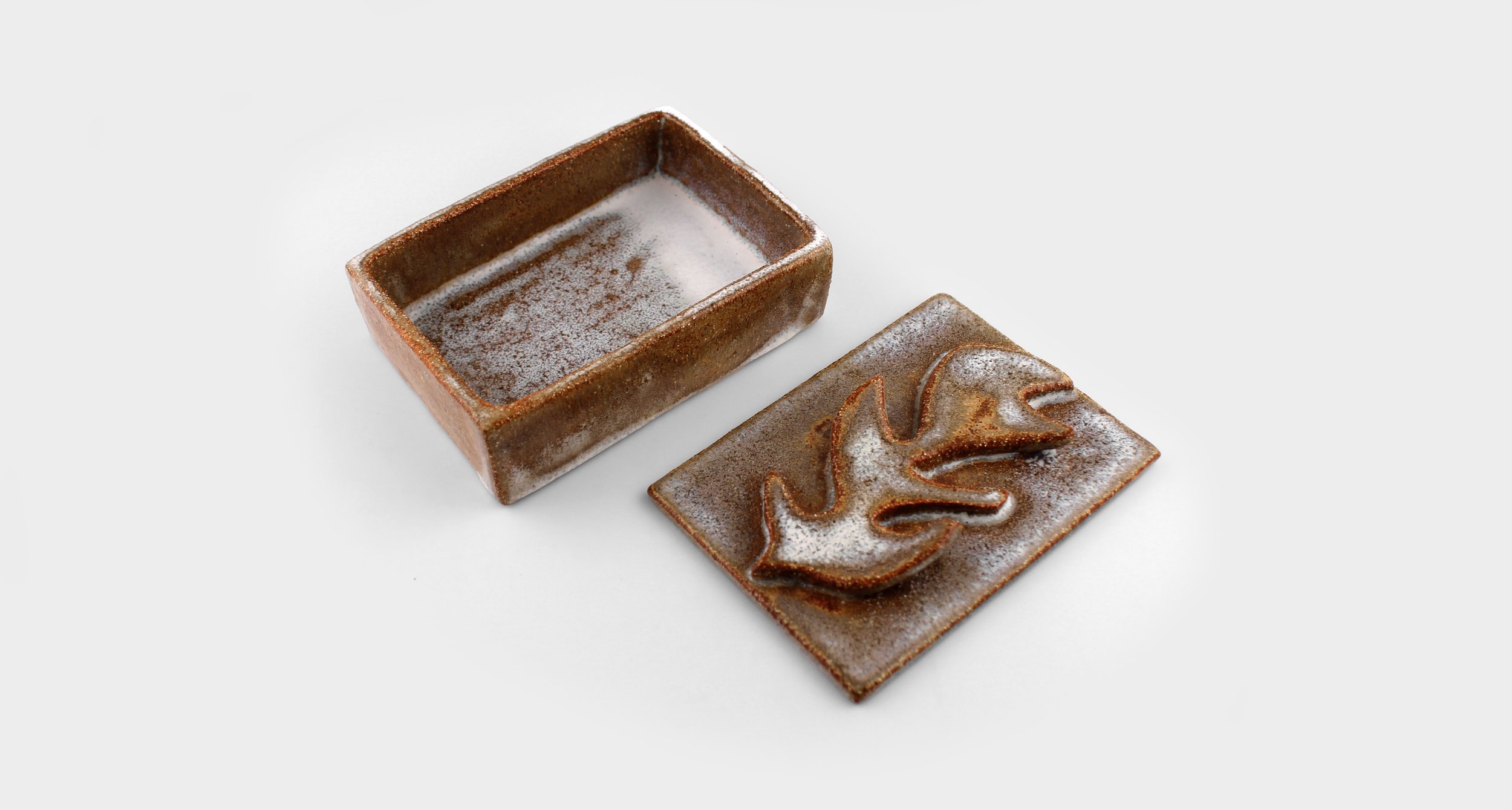 LEOKA-Boîte-(1)-2.jpg