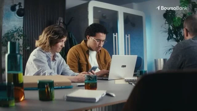 Apr&egrave;s Bloqu&eacute;s, Serge Le mytho, Bref 2, Spectacle 1-2, 60, 62... Voil&agrave; les premi&egrave;res pubs de @kyankhojandi 
pour @boursobank et @buzzman_agency ❤️
Prod: @divinestudio.tv 
Prod son : SchmoozeKhojandi - prod son officielle de