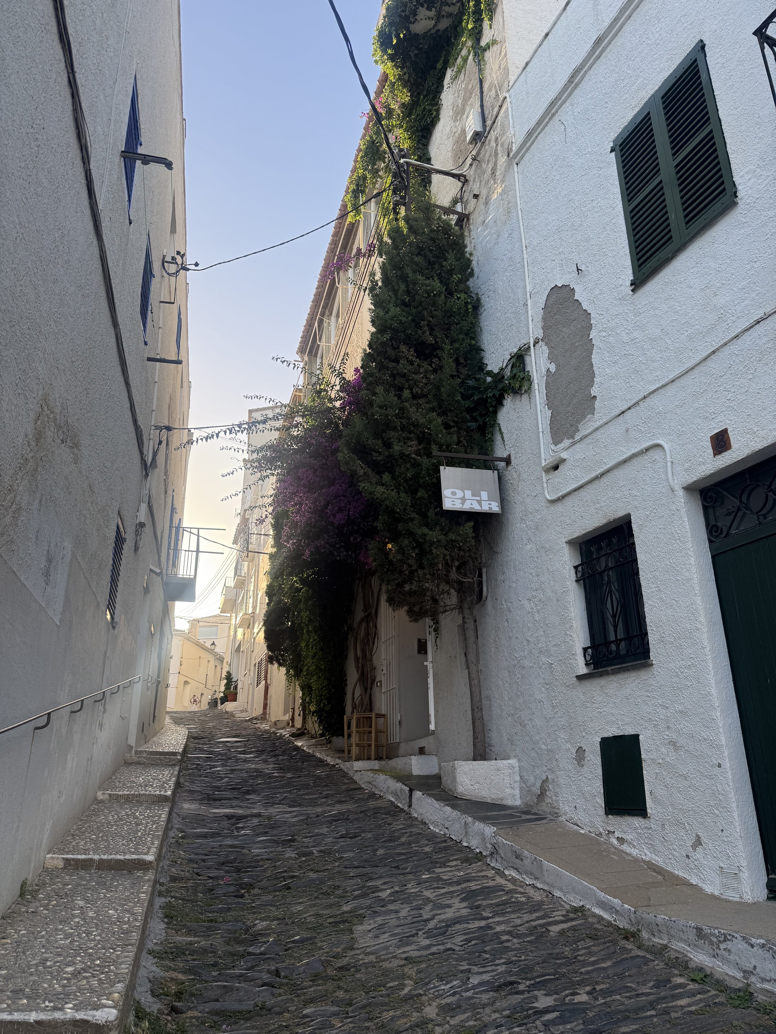 Oly Bar, A Tiny Cadaqués Find🍷✨