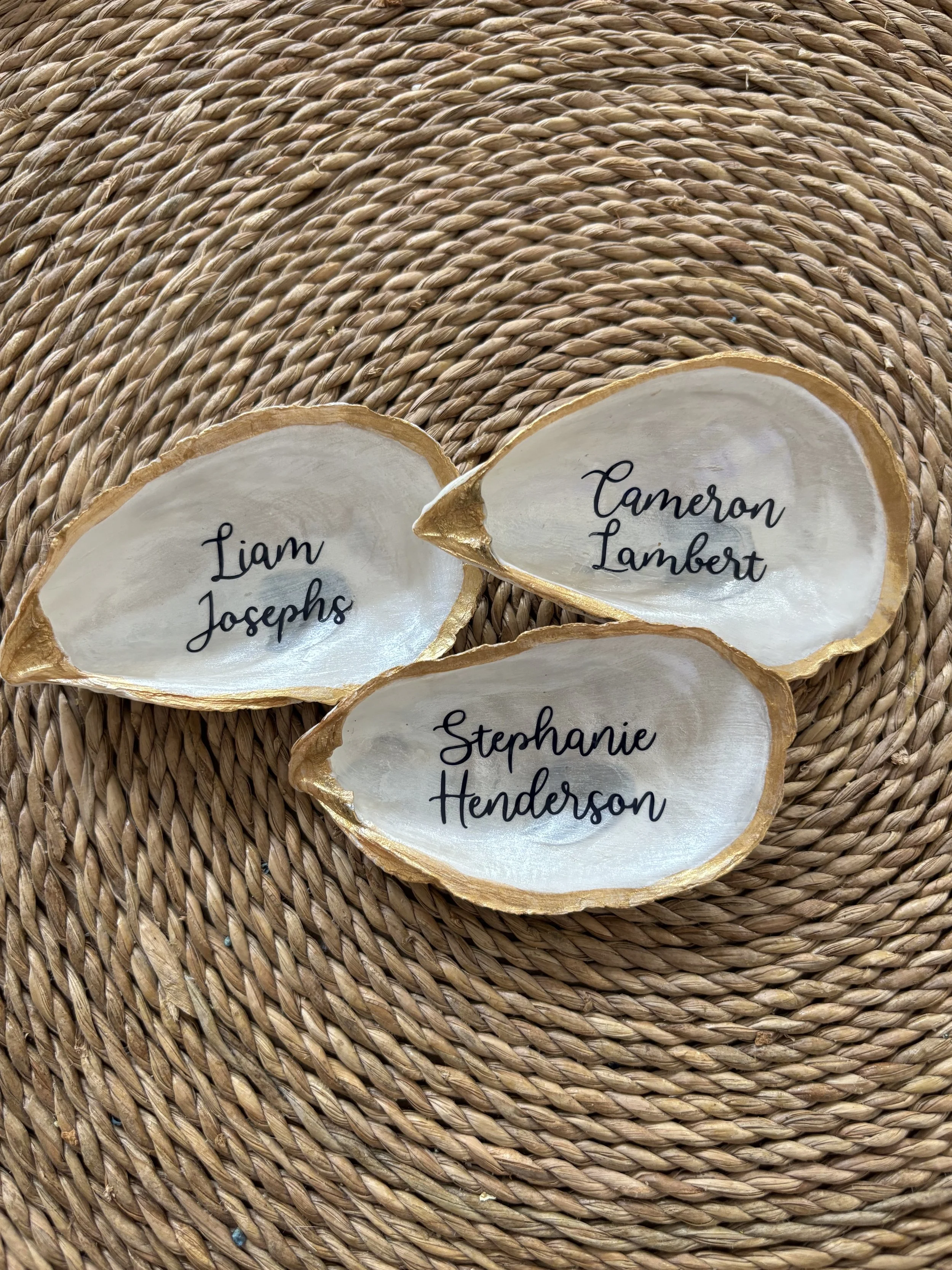 oyster shell escort or place cards, oyster shell cards, oyster shell names, pearlescent oyster shell, oyster shell gift, oyster shell wedding, oyster shell favor, oyster shell decor