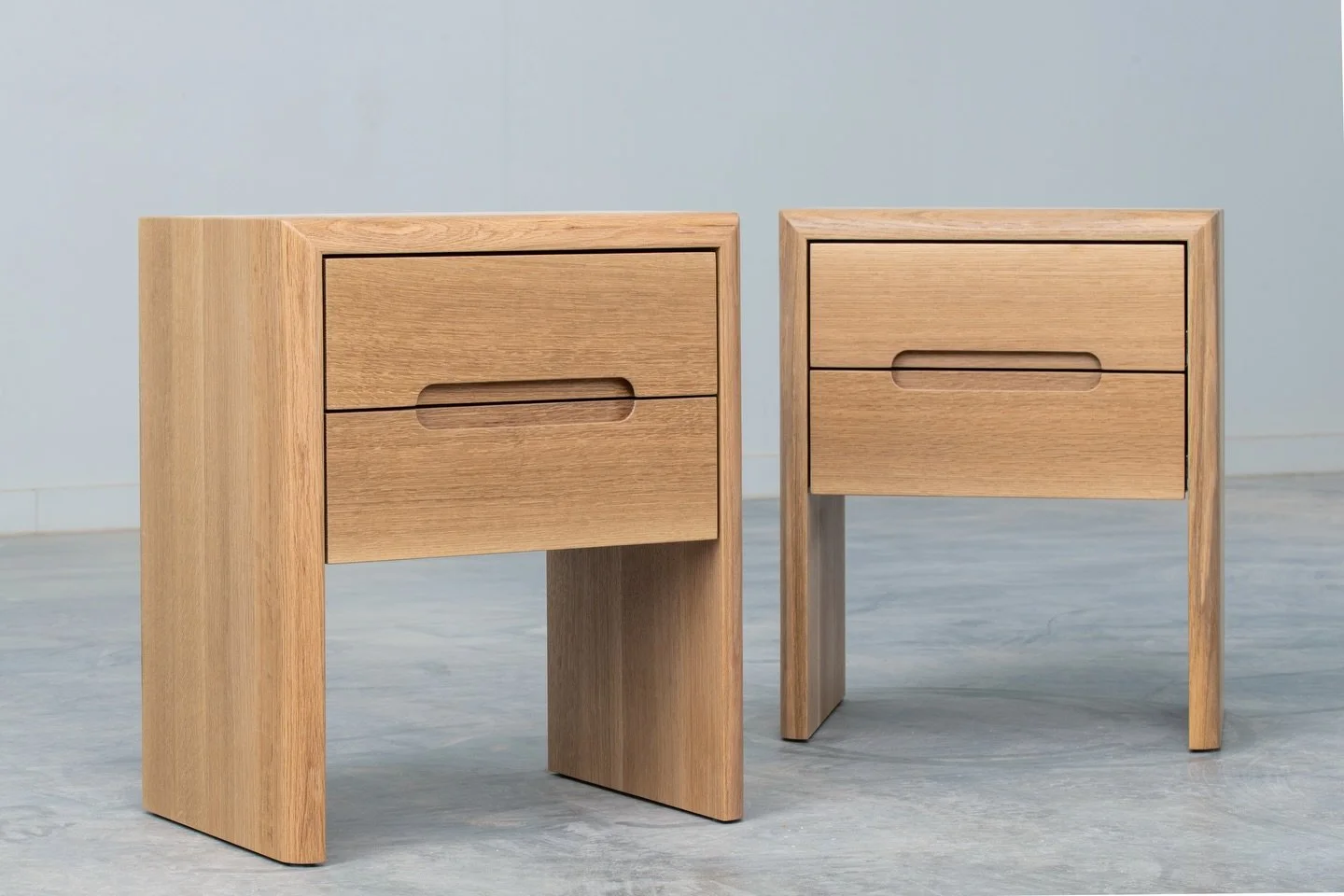Swooning over these simple yet sophisticated nightstands for @refining_spaces in Toasted White Oak.
Just the right kind of everything.

Handcrafted in Iowa @aronsonwoodworks