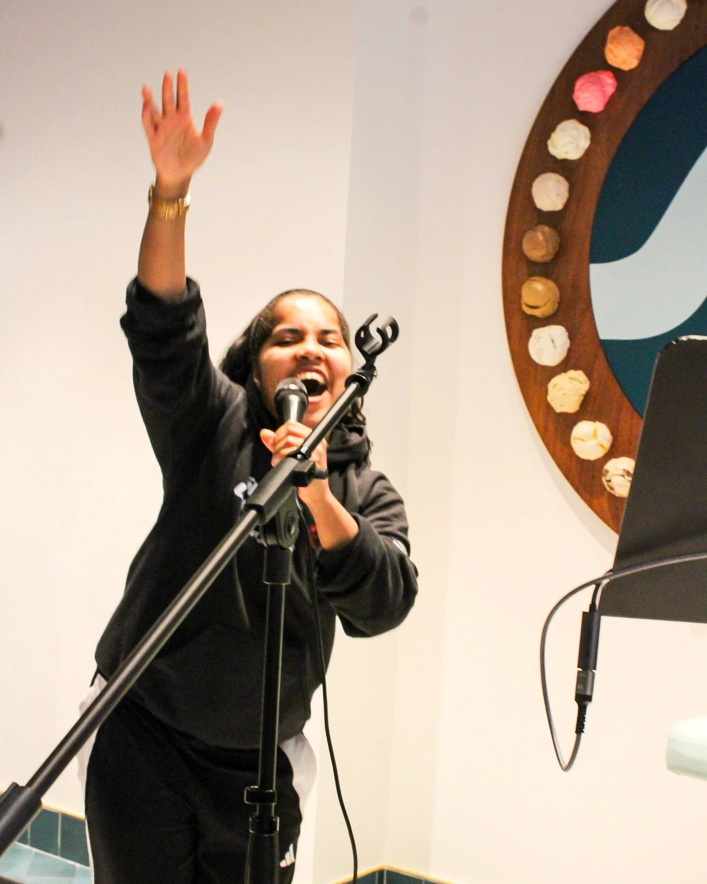 We had the BEST time at Max&rsquo;s Mic Night last night with @bestbuddiesmd &amp; @bestbuddiesvadc 🎤🎶 

Thank you to everyone who came out, sang a tune, enjoyed an ice cream treat and had some fun with us. 🍦

Stay tuned for future Max&rsquo;s Mic