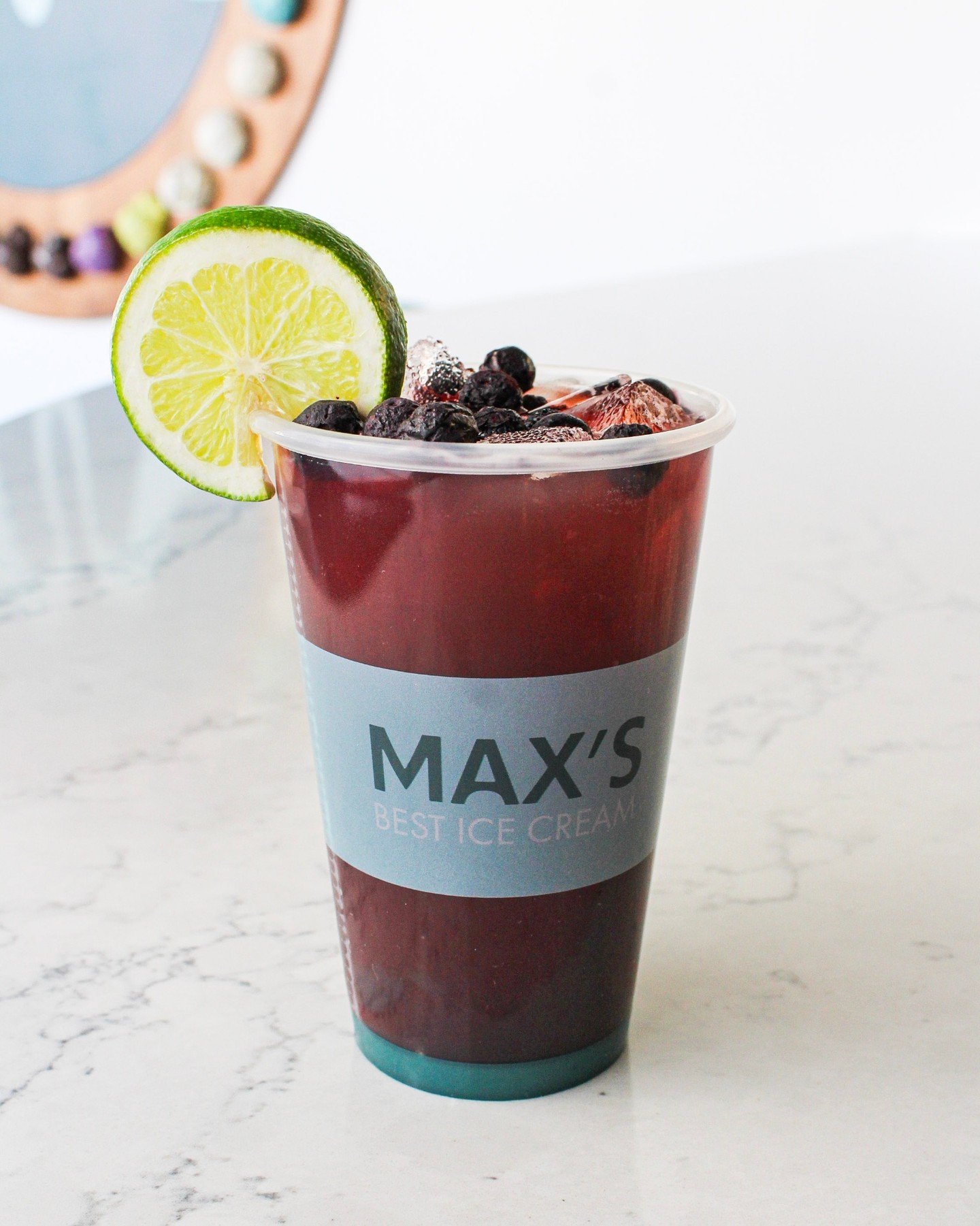 It's warm out there today, finally! 🙌 ☀️

How about a little ✨refreshing treat✨ like our Blueberry Pomegranate Limeade? 🫐

Made with pomegranate and limeade mixed with blueberry puree, served over ice and finished with freeze dried blueberries. 

#