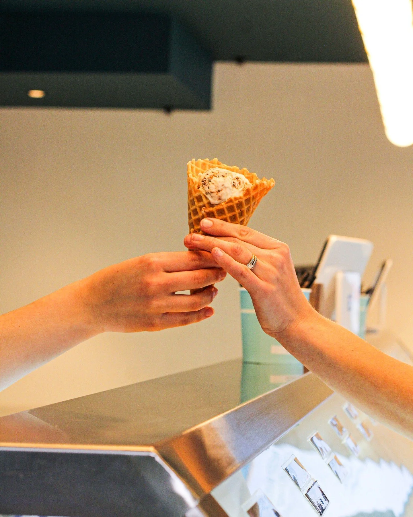 It's the weekend and you deserve a scoop of Holy Cow! 😱🐄

Who's coming to see us? 👉

Saturday 12pm-11pm
Sunday 12pm-10pm

#bethesdamd #bethesdaeats #icecreamyouscream