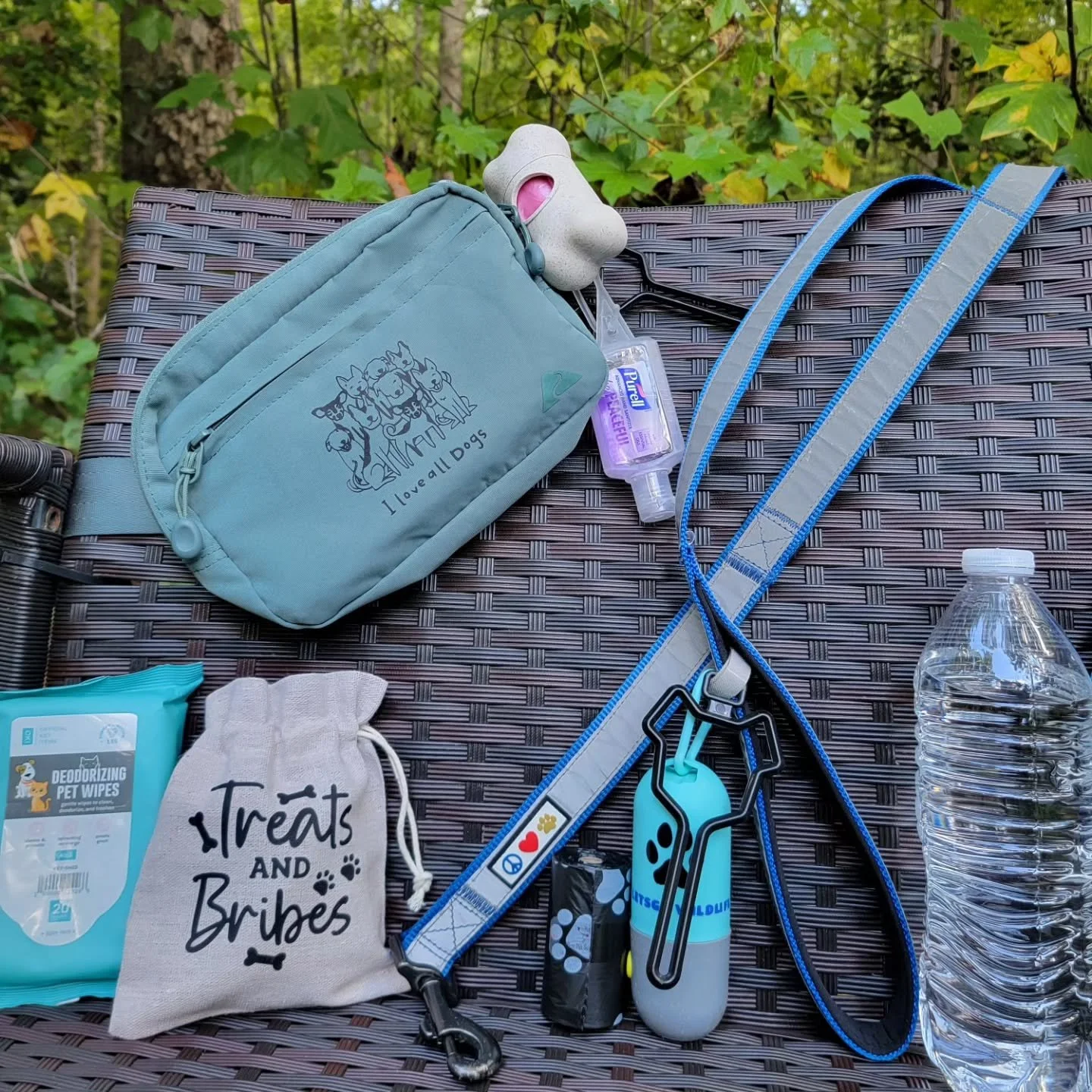 Always Ready. Always Caring. 🐾
"A great dog walker doesn’t just walk your dog they walk with your heart on a leash." 💙
Today, on National Dog Walker Appreciation Day, we celebrate the incredible walkers who go above and beyond eve