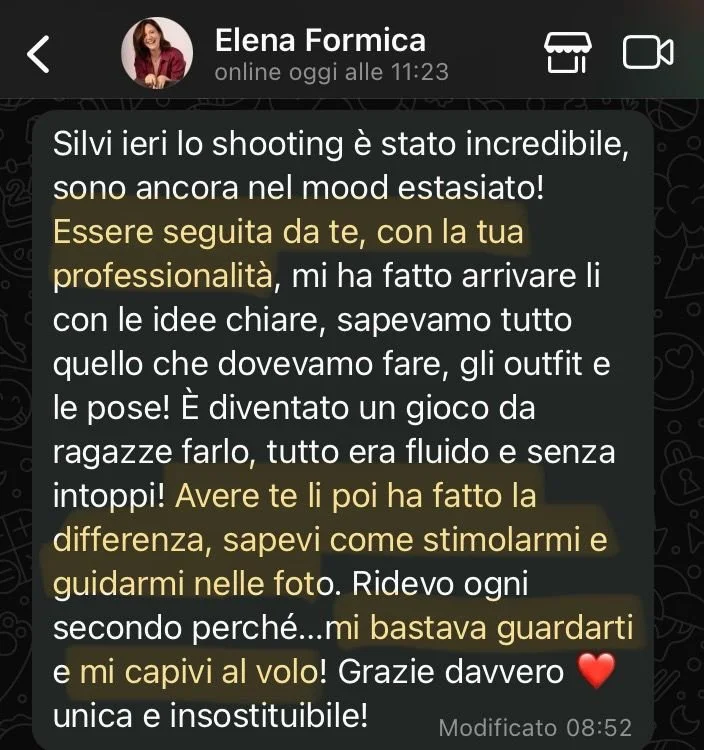 Messaggio di una conversazione WhatsApp con Elena Formica, che esprime apprezzamento per una performance fotografica.